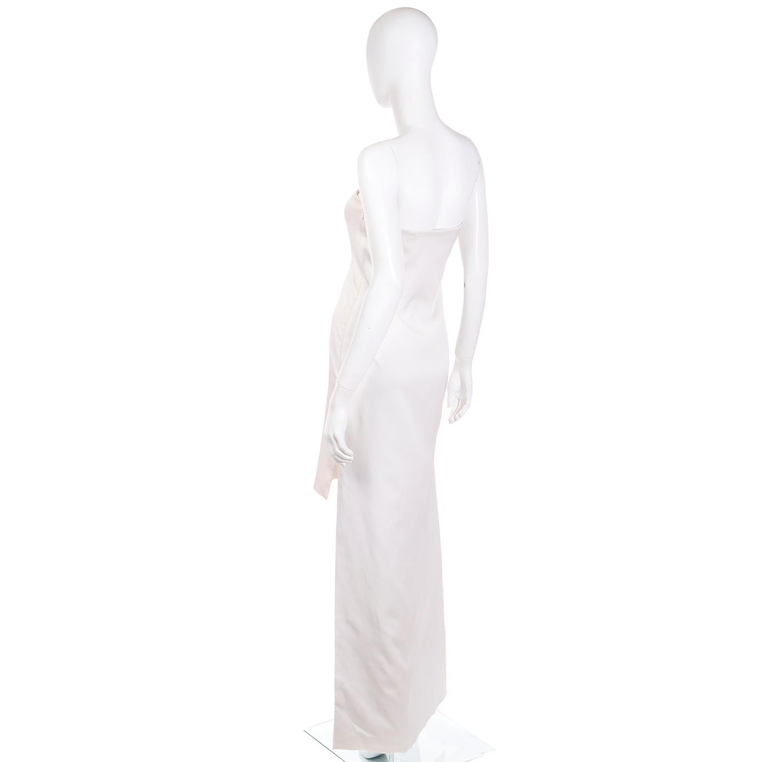 Women's 2001 Tom Ford for Yves Saint Laurent Strapless White Dress w Black Feather Train For Sale