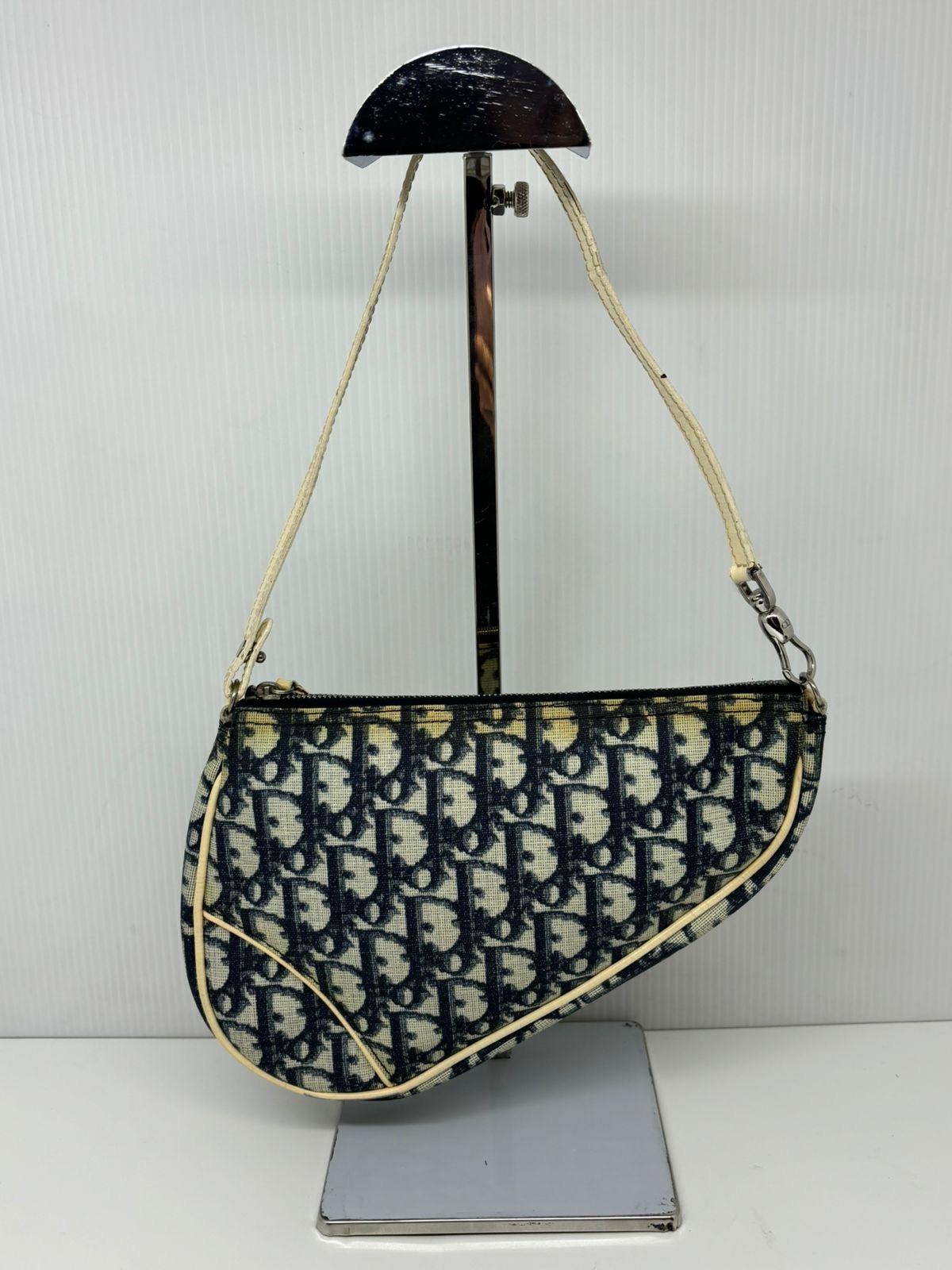 2001 Vintage Christian Dior Navy Oblique Saddle PVC Zip Pochette In Fair Condition For Sale In Jakarta, Daerah Khusus Ibukota Jakarta