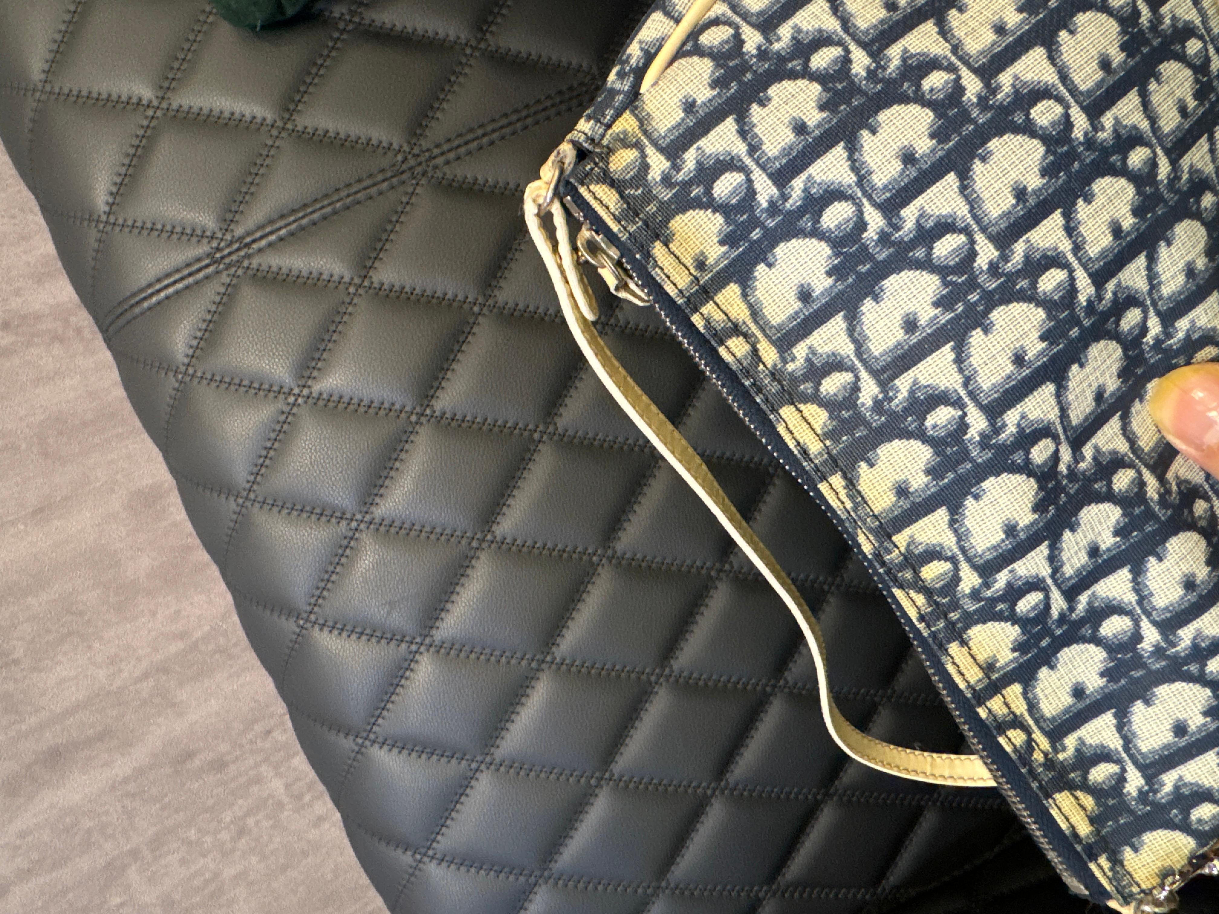 2001 Vintage Christian Dior Navy Oblique Saddle PVC Zip Pochette For Sale 2