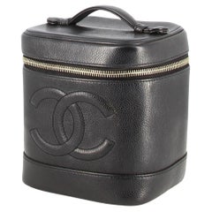 2002-2003 Chanel Mini-Schminktasche aus schwarzem Leder 
