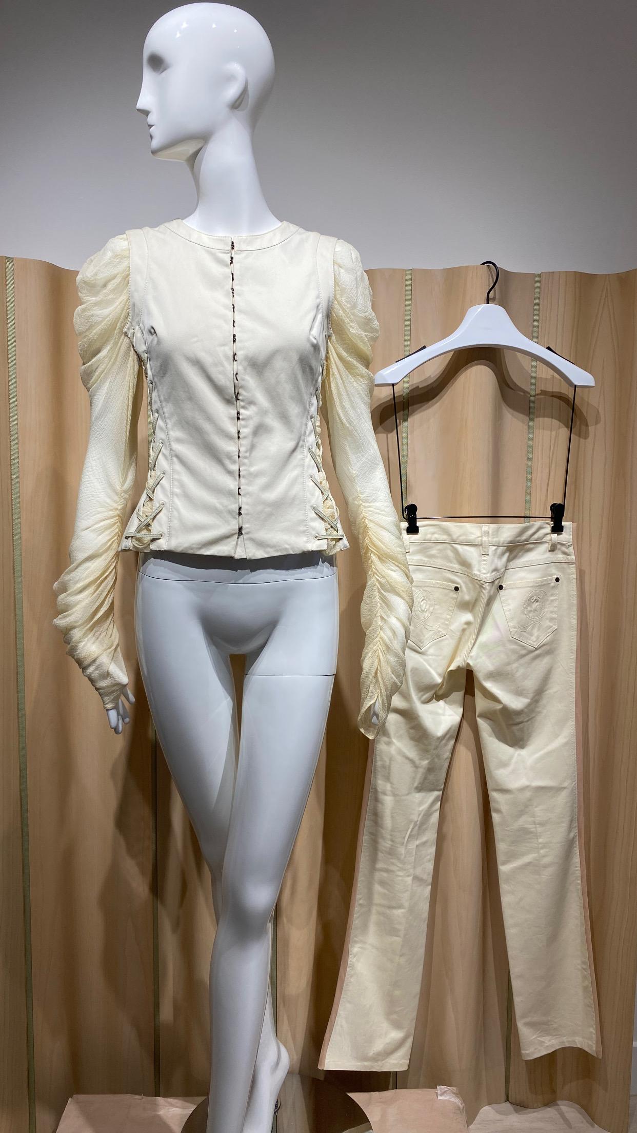2002 Alexander McQueen - Top et pantalon ajustés à manches longues - Crème en vente 5