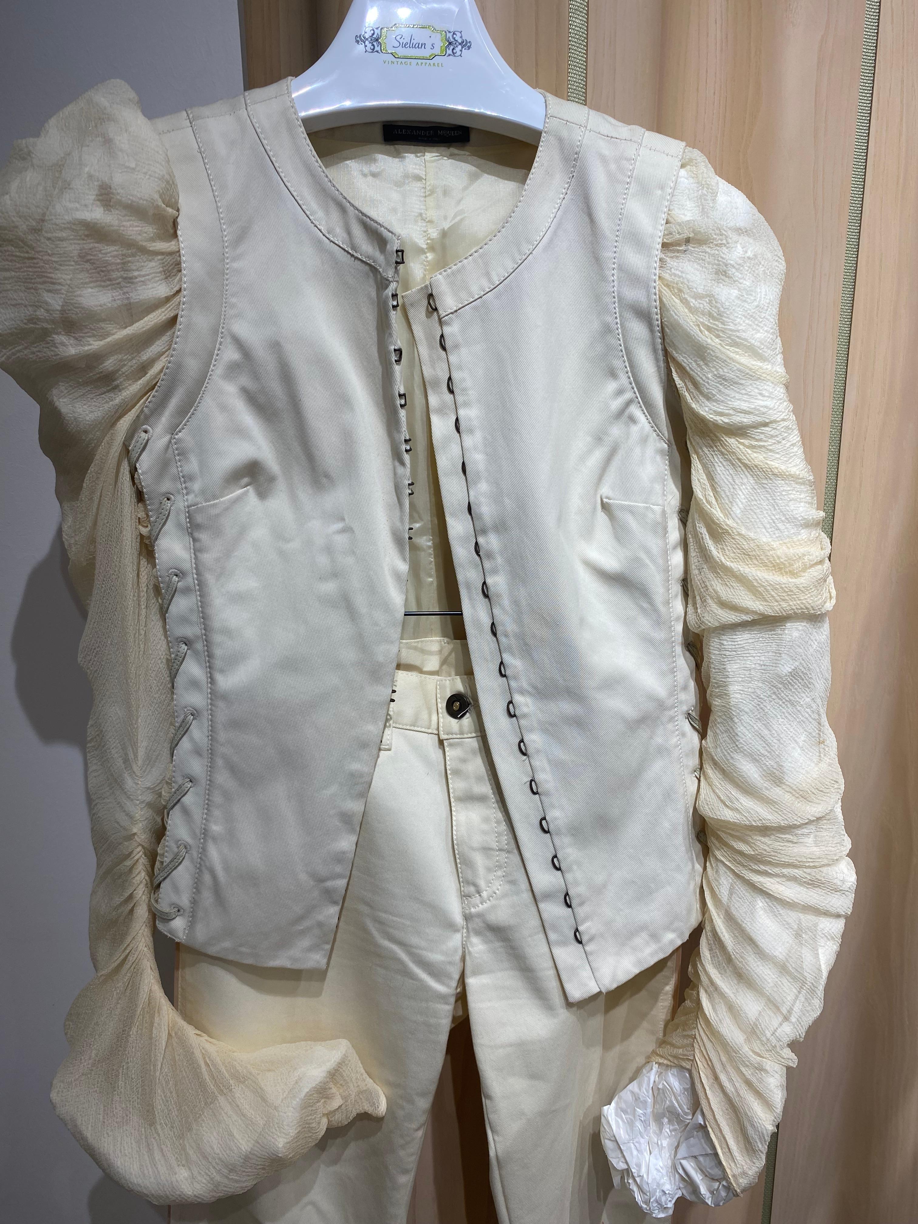 2002 Alexander McQueen - Top et pantalon ajustés à manches longues - Crème en vente 8