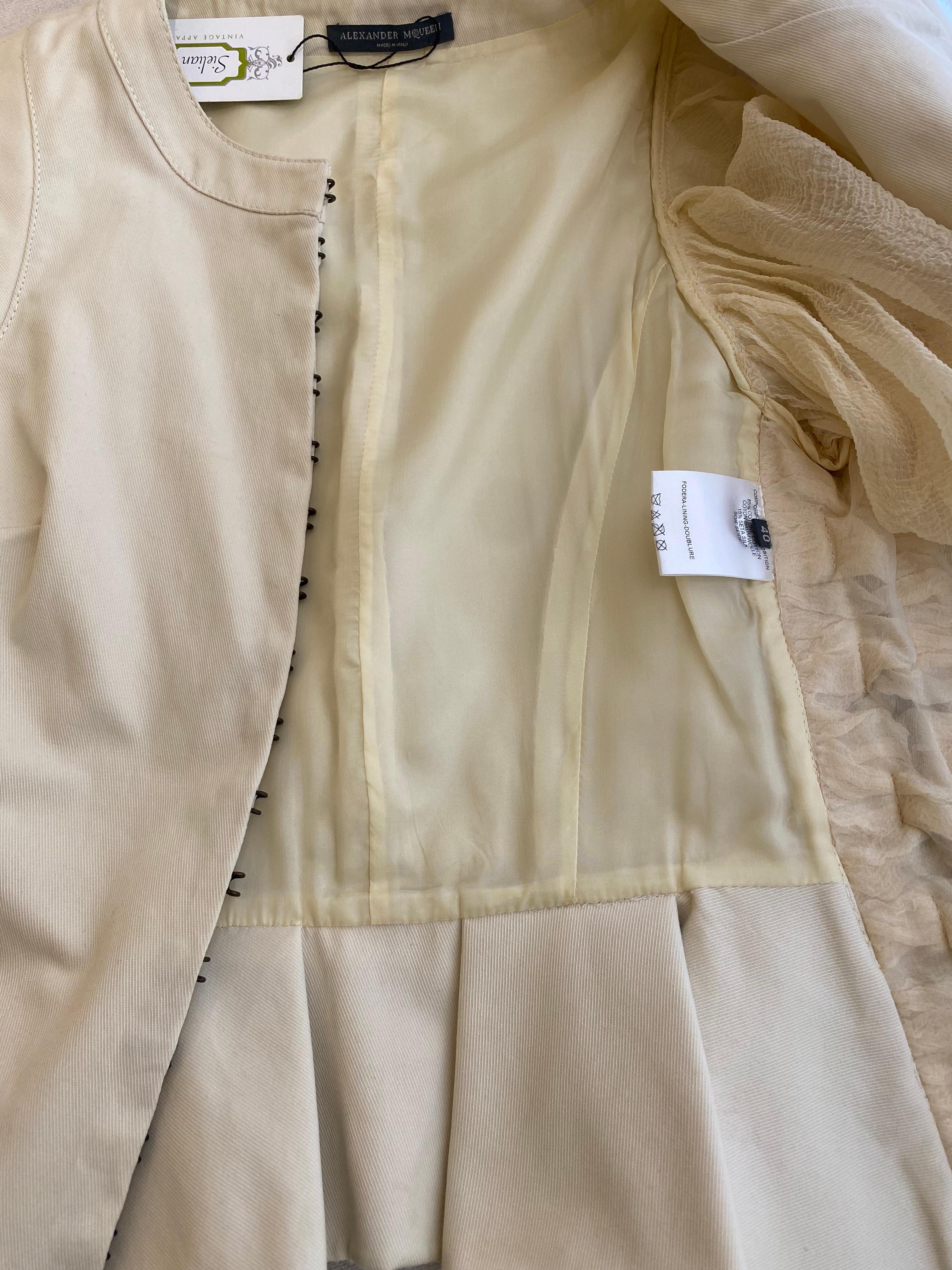 2002 Alexander McQueen - Top et pantalon ajustés à manches longues - Crème en vente 3