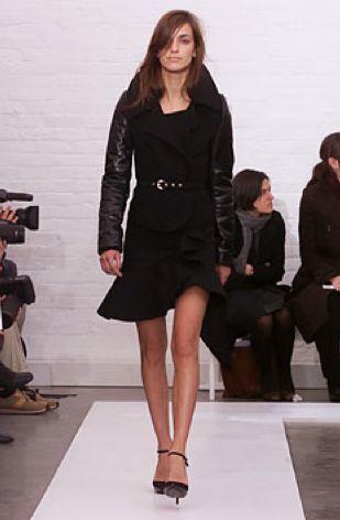 2002 BALENCIAGA by Nicolas Ghesquiere black coat with goat leather sleeves In Good Condition For Sale In San Fransisco, CA