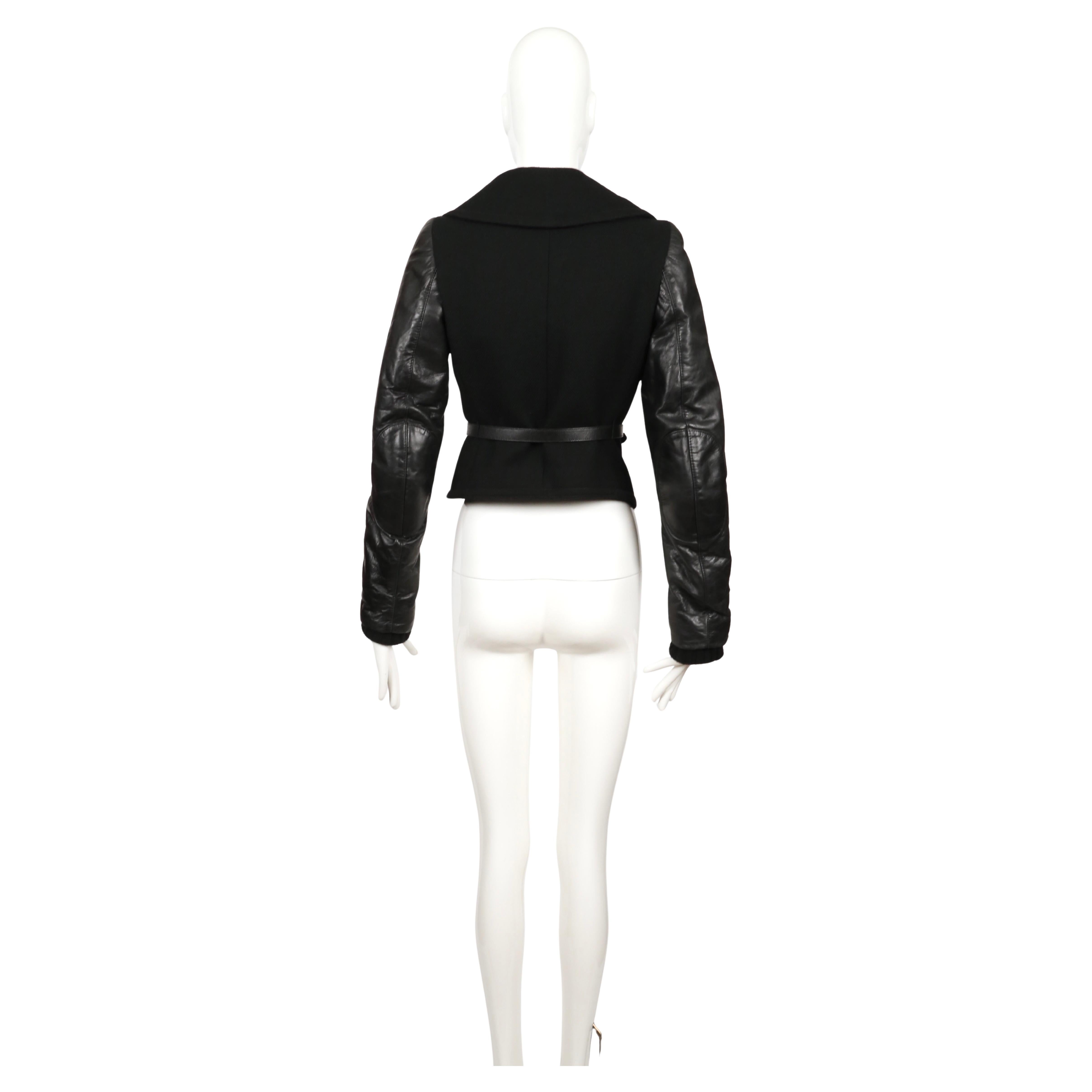 2002 Balenciaga by Nicolas Ghesquiere cappotto nero con maniche in pelle di capra in vendita 4