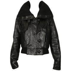 2002 BALENCIAGA by Nicolas Ghesquiere Schwarzer Laufstegmantel aus Leder mit Wollbesatz