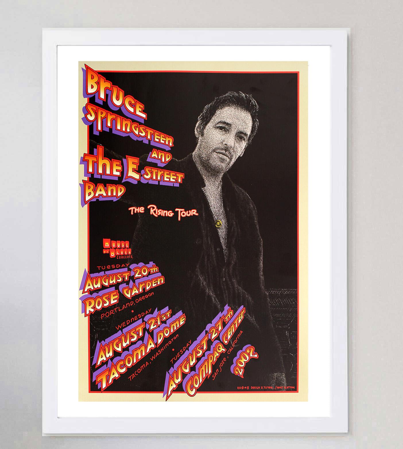 Brillante poster creato nel 2002 per promuovere una serie di spettacoli di Bruce Springsteen e della E Street Band per il Rising Tour, che li ha visti suonare al Portland Rose Garden, al Tacoma Dome e al Compaq Center di San Jose.

Gli spettacoli