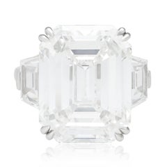 Anello con diamante taglio smeraldo da 20.02 carati