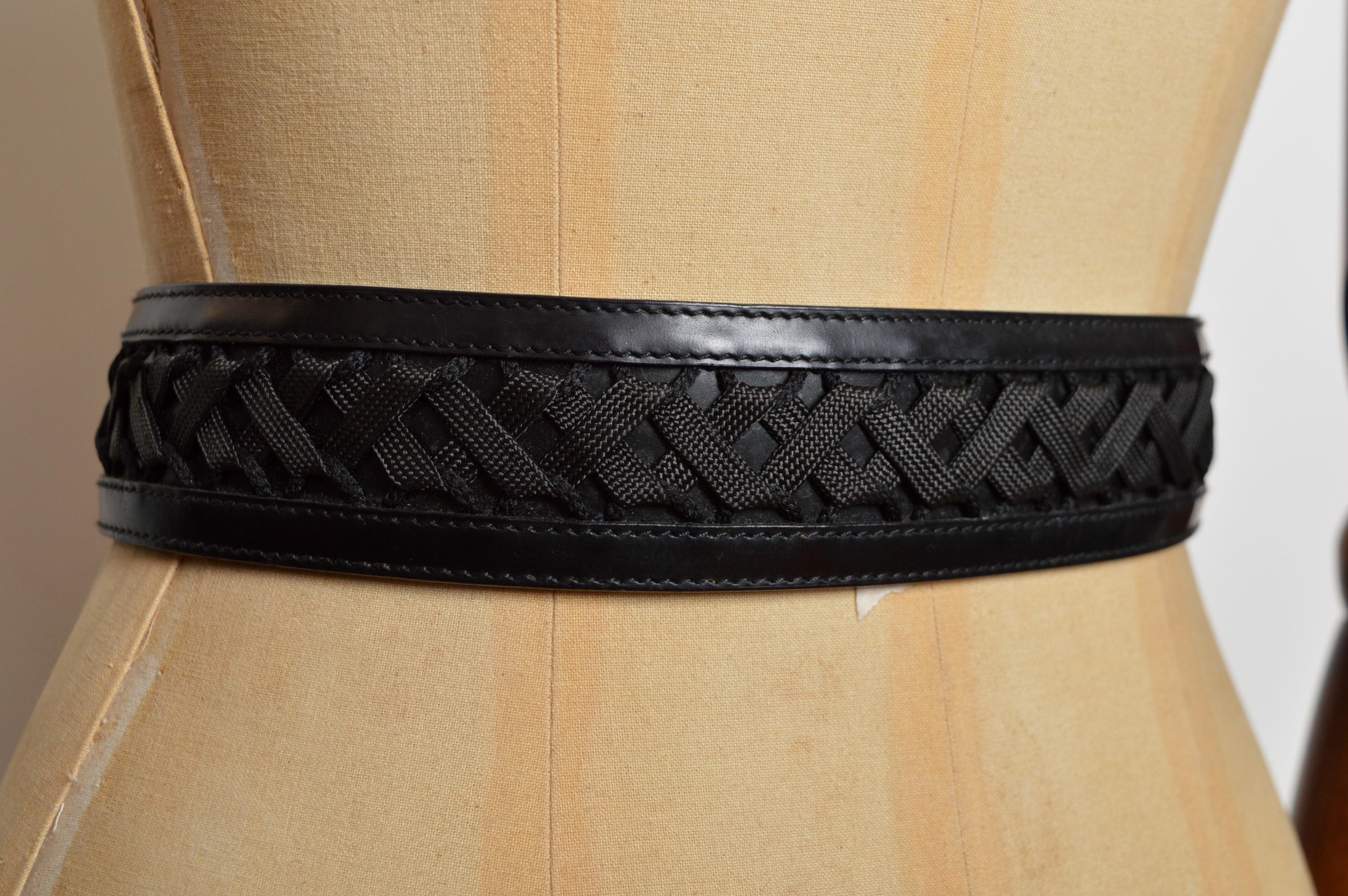 2002 Christian Galliano for Christian Dior 'Admit It' Cintura a corsetto in pelle nera in vendita 8