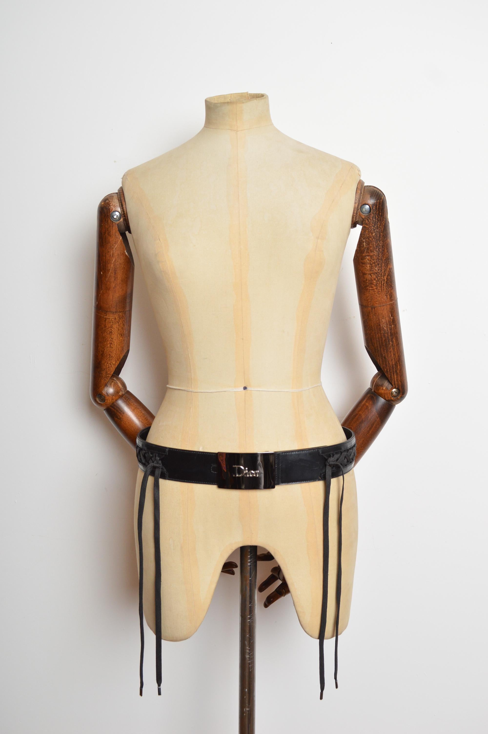 2002 Christian Galliano for Christian Dior 'Admit It' Cintura a corsetto in pelle nera In condizioni buone in vendita a Sheffield, GB