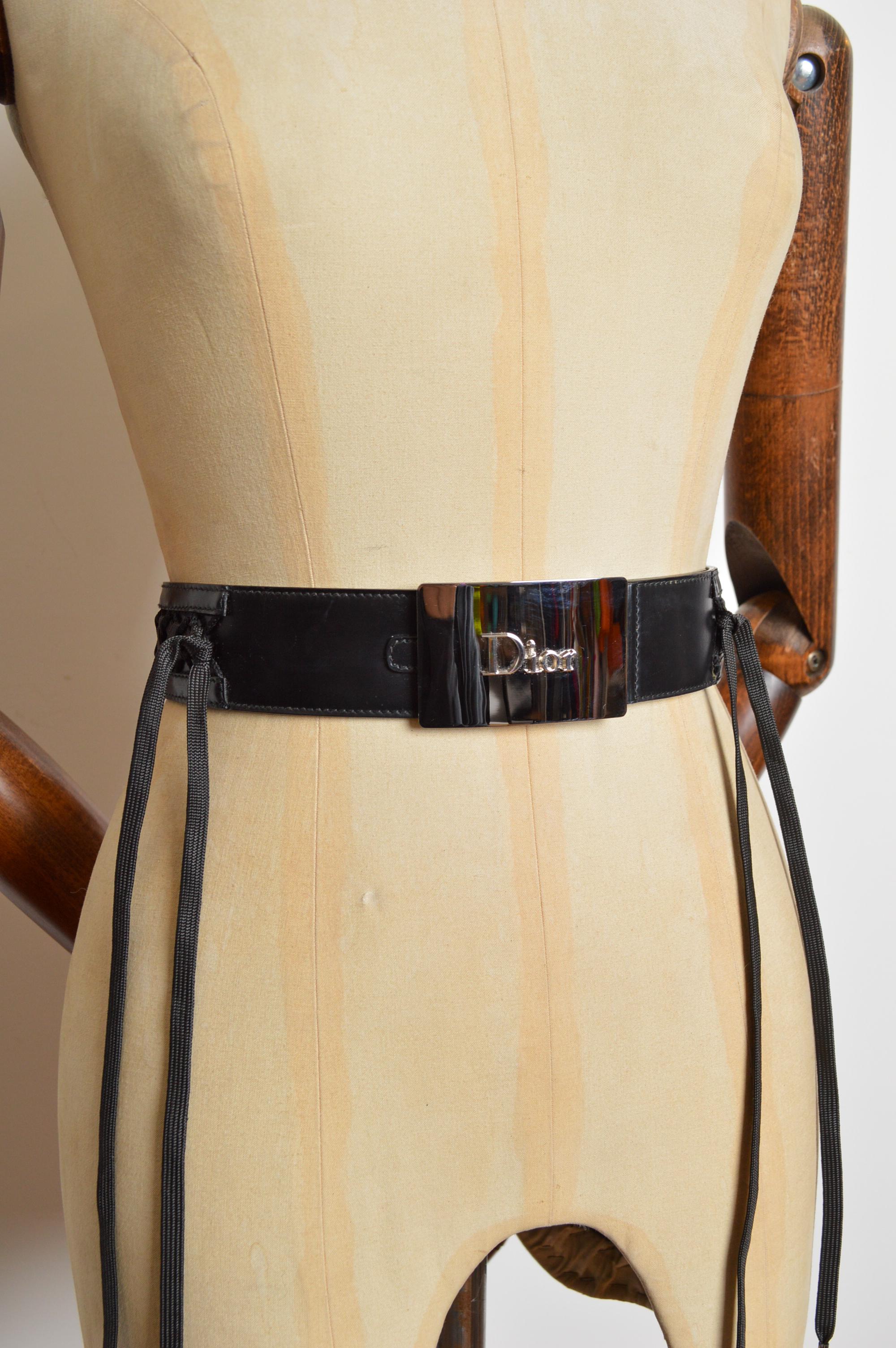 da uomo o donna 2002 Christian Galliano for Christian Dior 'Admit It' Cintura a corsetto in pelle nera in vendita