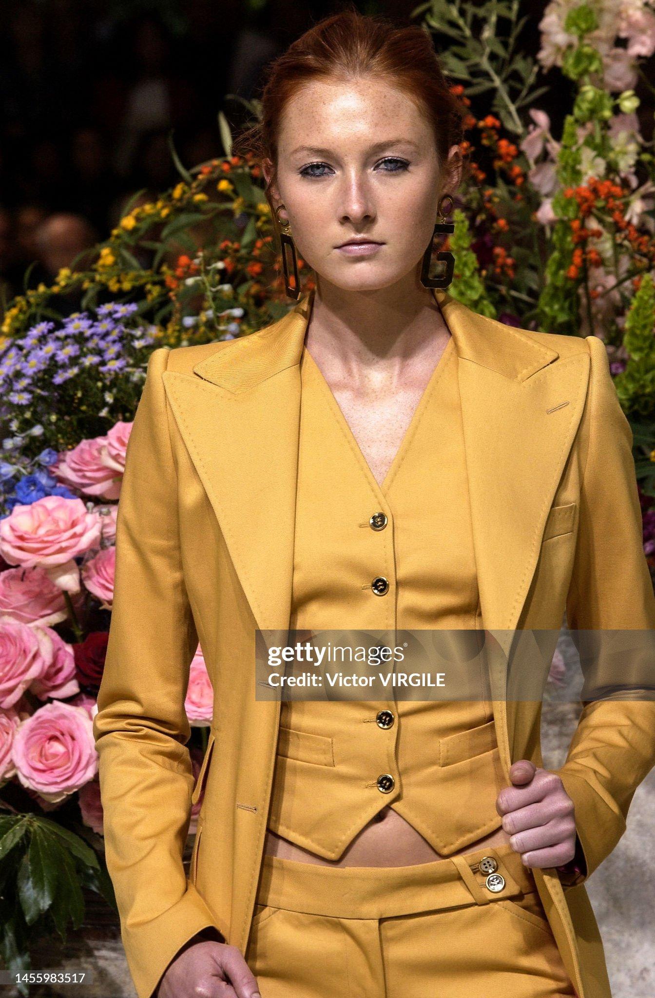 Traje prêt-à-porter Dolce & Gabbana Primavera 2002 en venta 4