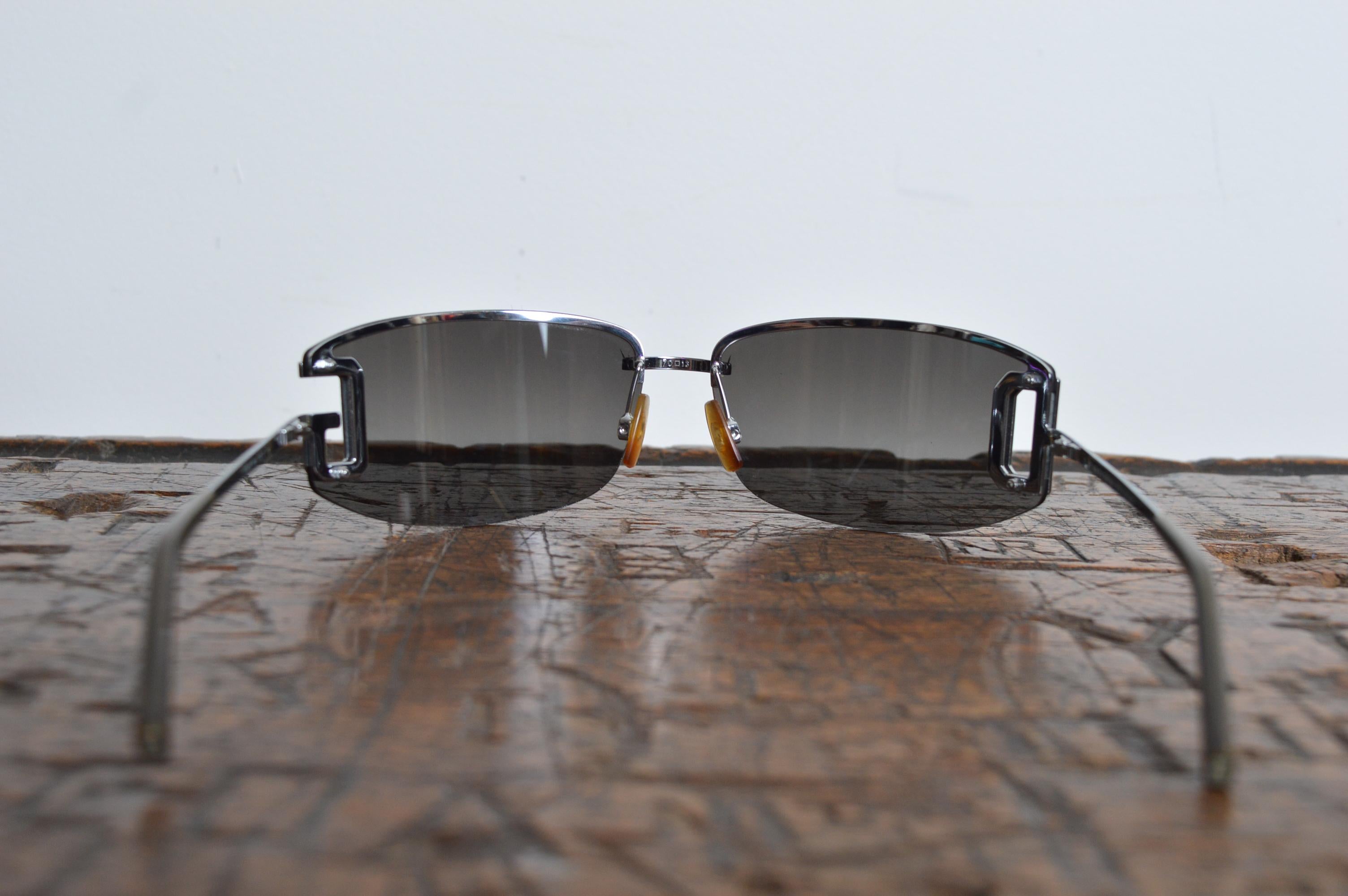 2002 Dolce & Gabbana Swarvoski D&G detailed Y2K Rimless Shades - Sunglasses For Sale 5