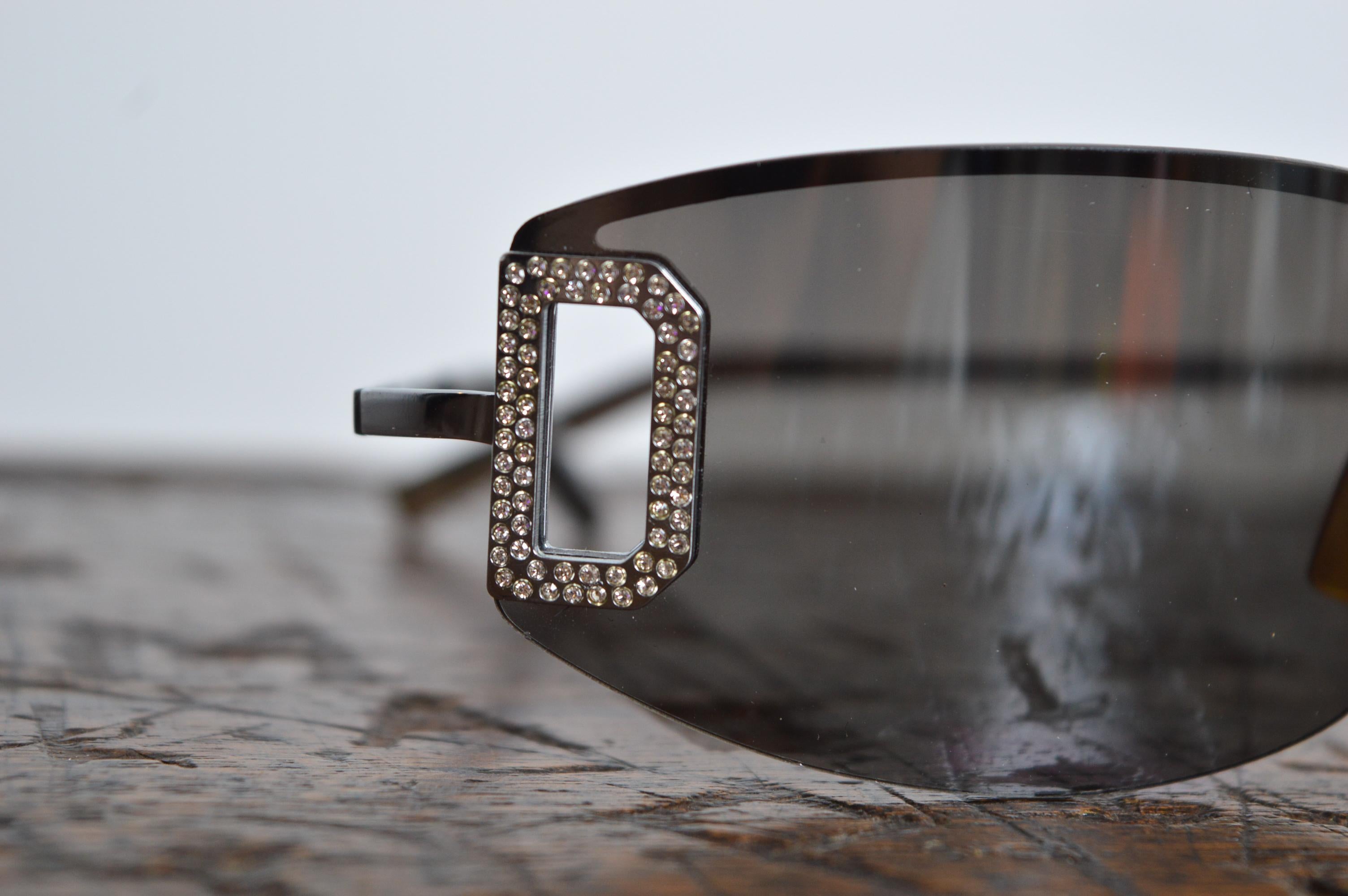 2002 Dolce & Gabbana Swarvoski D&G detailed Y2K Rimless Shades - Sunglasses For Sale 8