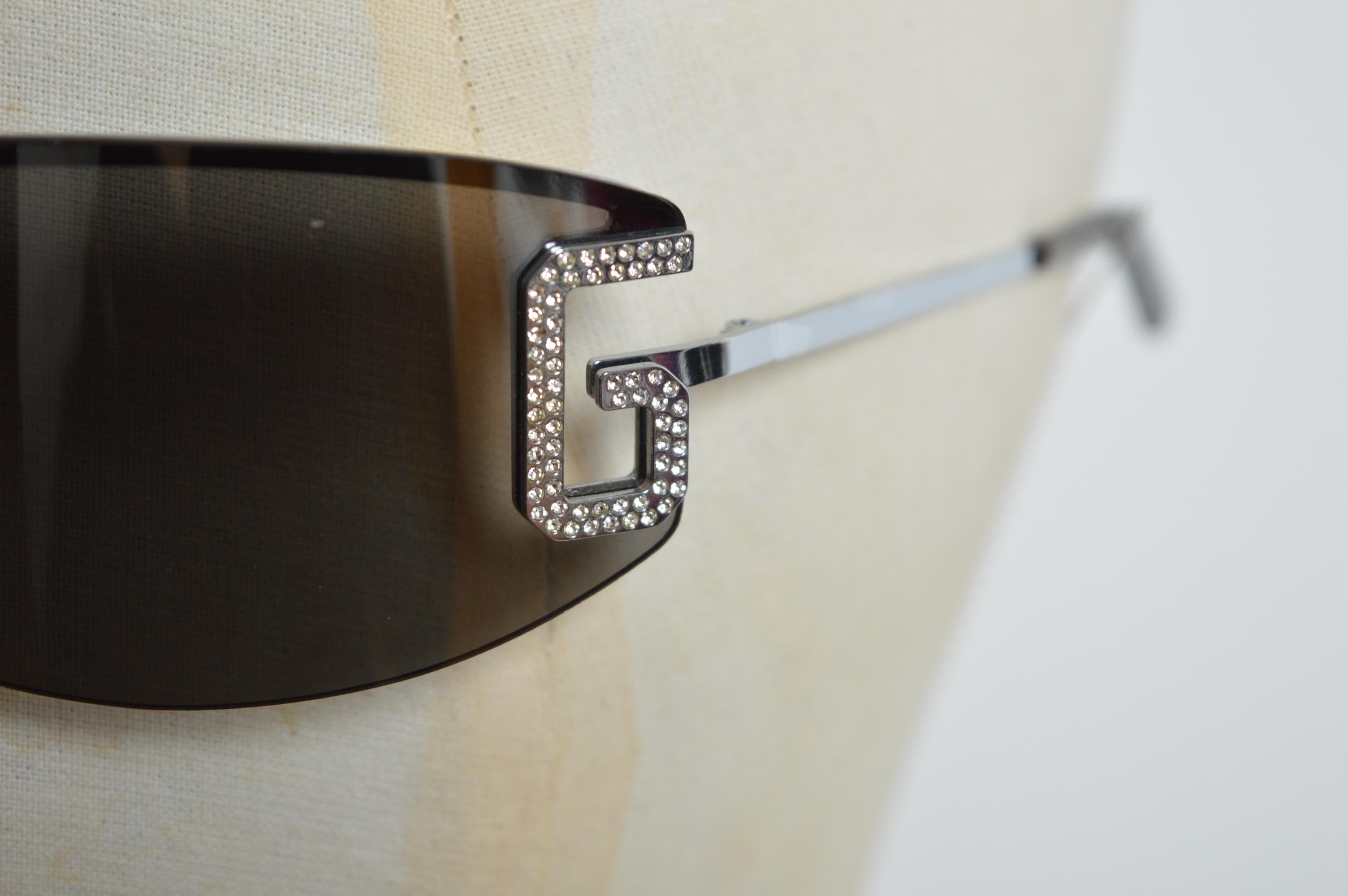 Women's or Men's 2002 Dolce & Gabbana Swarvoski D&G detailed Y2K Rimless Shades - Sunglasses For Sale