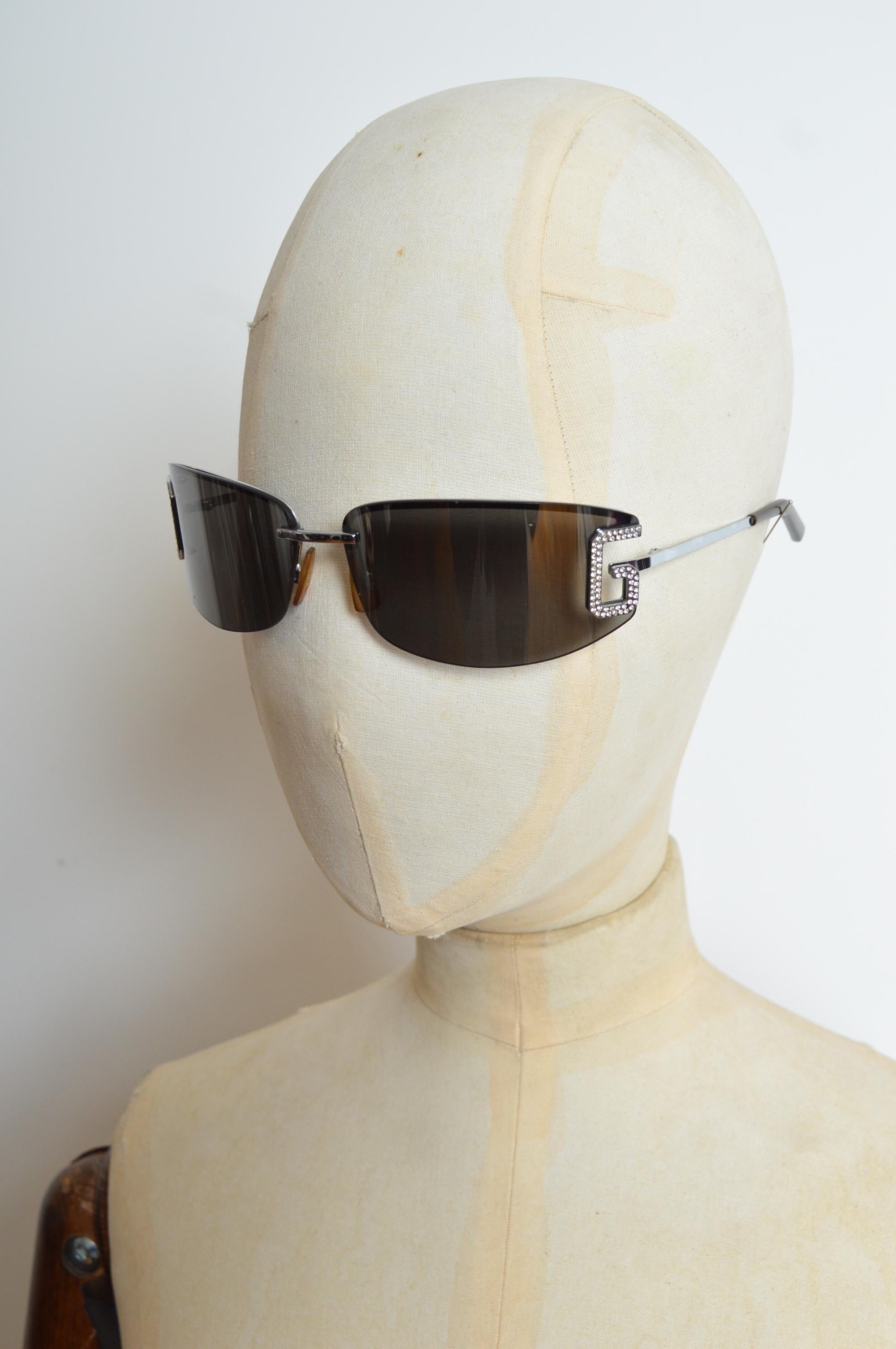 2002 Dolce & Gabbana Swarvoski D&G detailed Y2K Rimless Shades - Sunglasses For Sale 2
