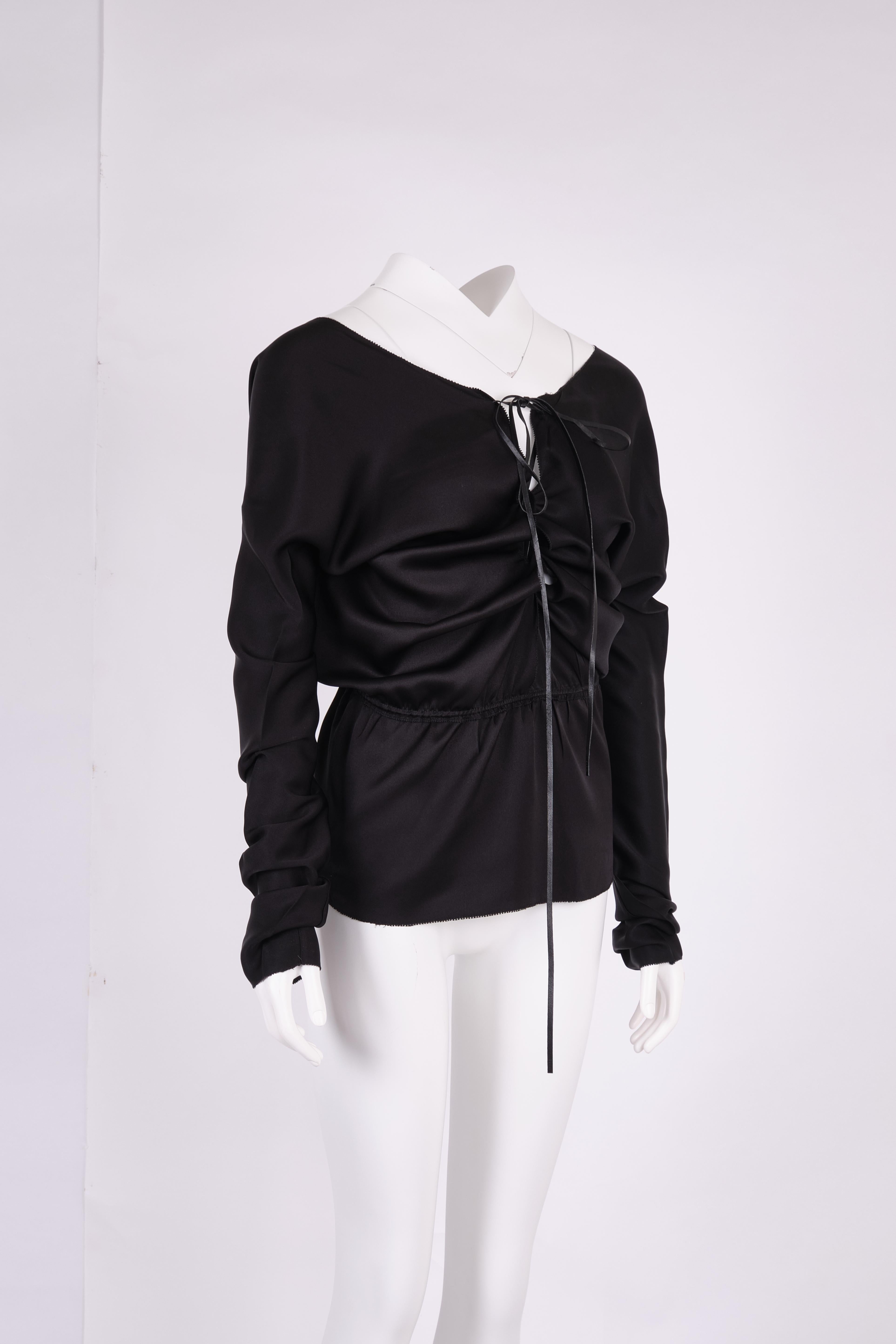 2002 f/wGucci by Tom Ford Silk Lace-Up Top new w/tag in vendita 1