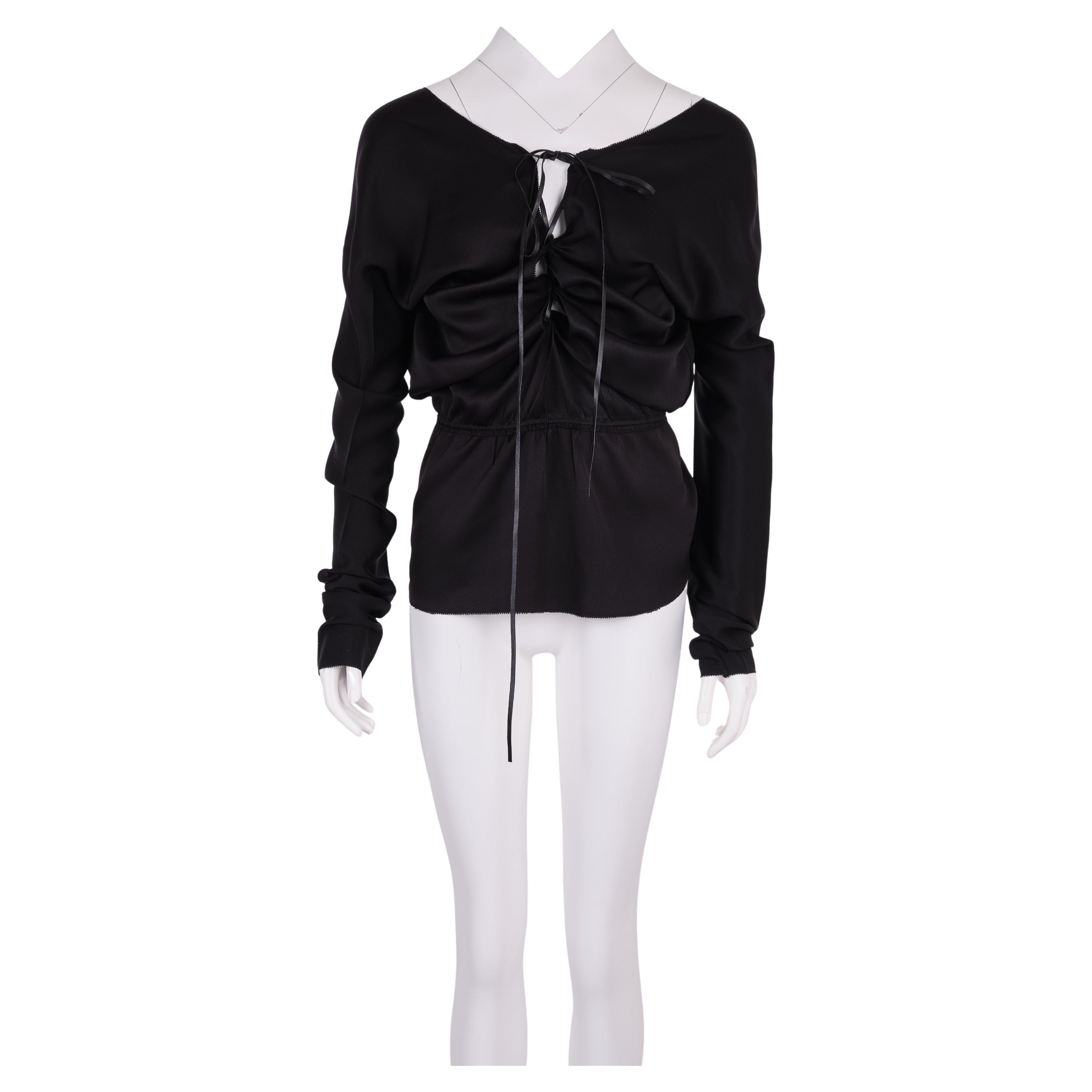 2002 f/wGucci by Tom Ford Silk Lace-Up Top new w/tag in vendita