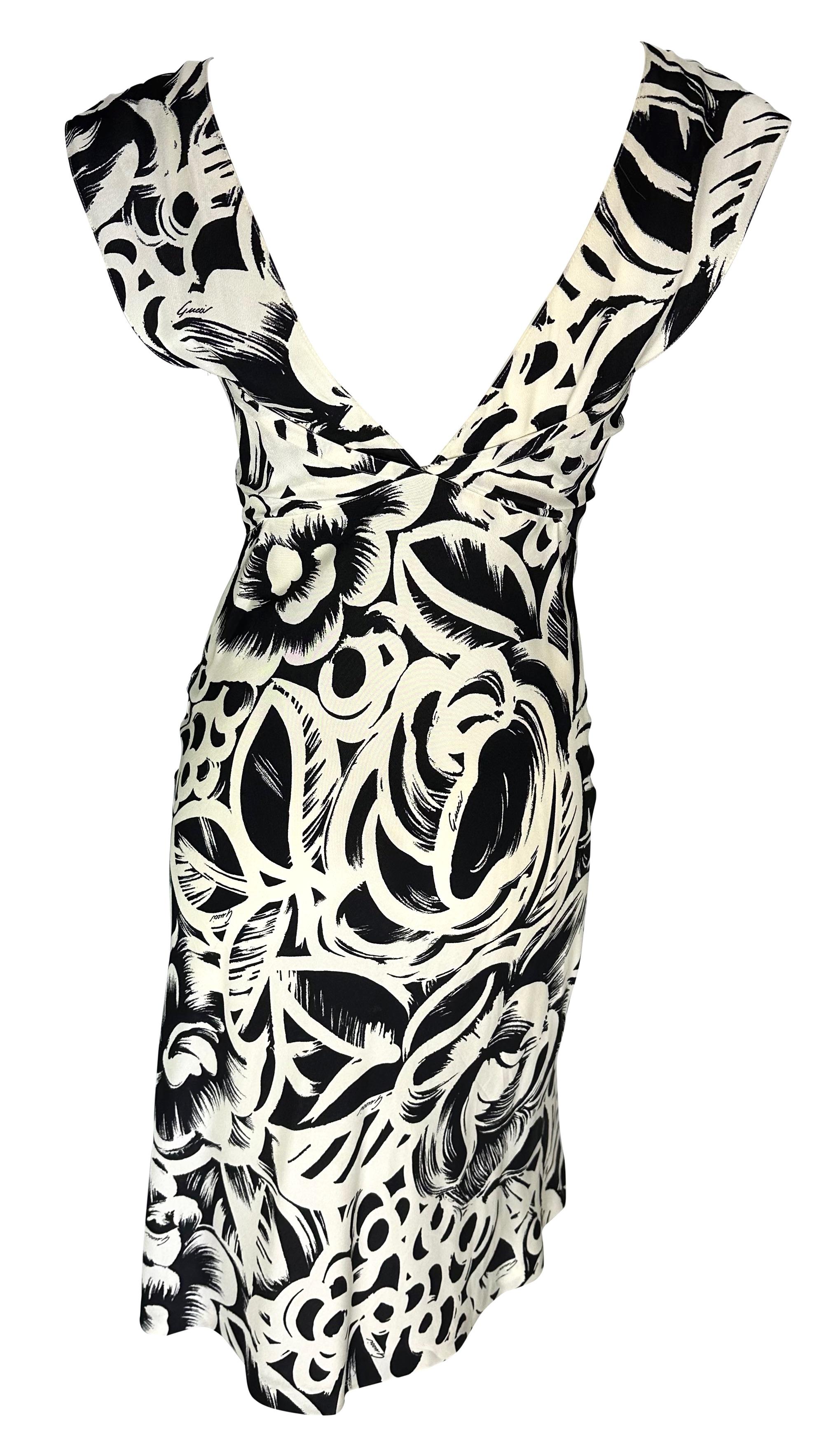 2002 Gucci by Tom Ford Abstract Black White Floral Logo Print Silk Dress For Sale 1