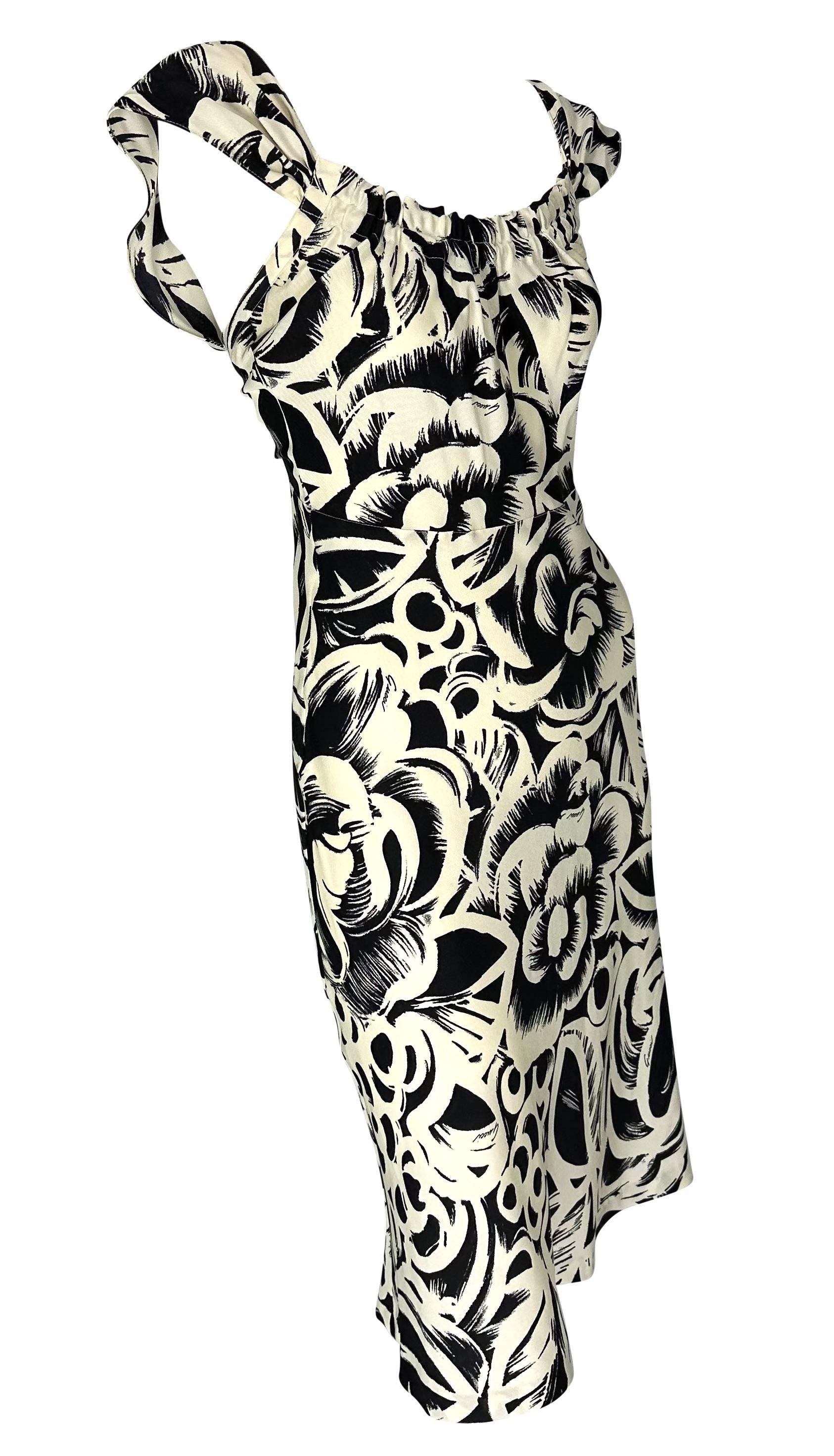 2002 Gucci by Tom Ford Abstract Black White Floral Logo Print Silk Dress For Sale 3