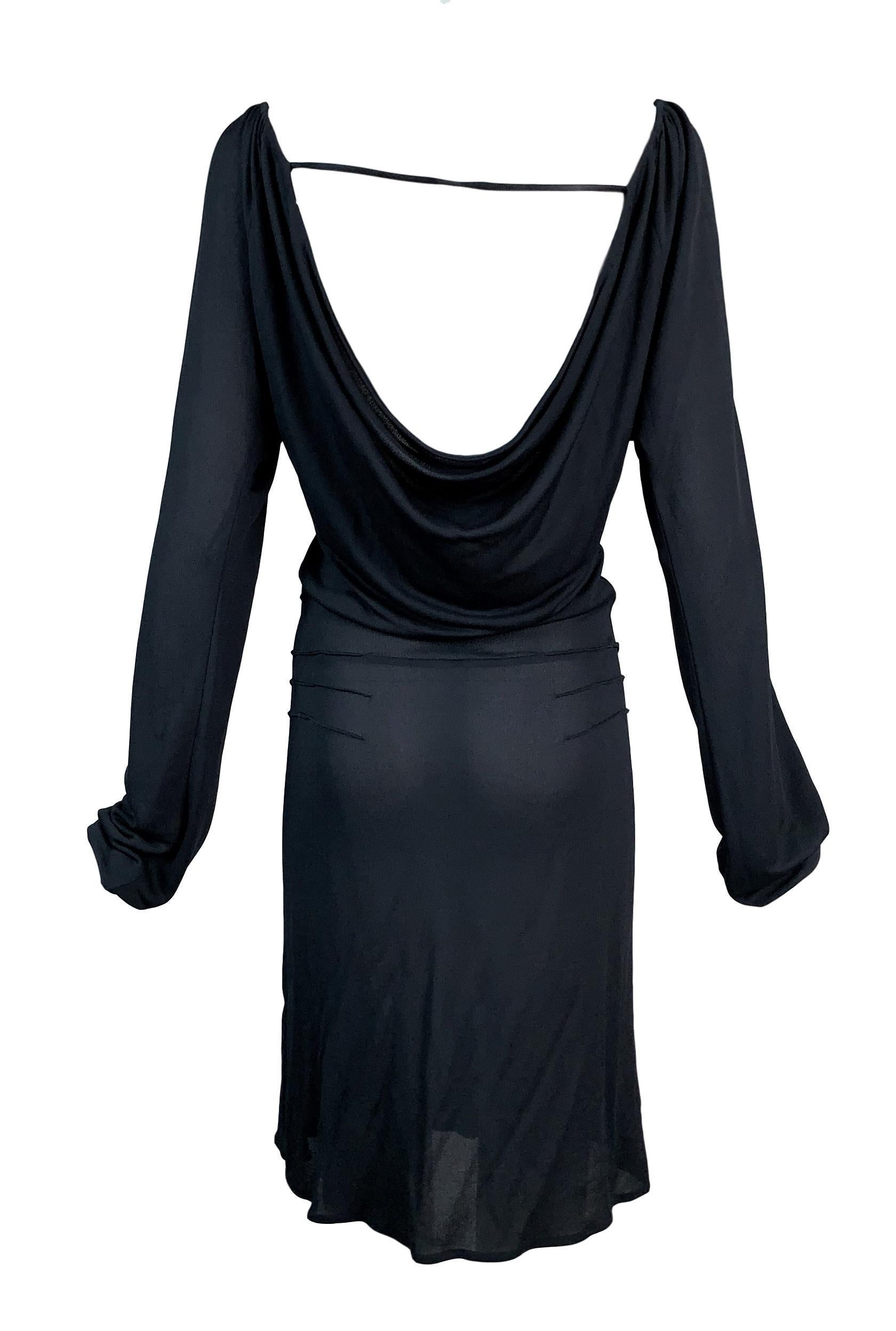 DESIGNER: 2002 Gucci by Tom Ford

Please contact for more information and/or photos.

CONDITION: Good- no flaws!

FABRIC: 100% rayon

COUNTRY MADE: Italy

SIZE: 40

MEASUREMENTS; provided as a courtesy only- not a guarantee of fit:

Chest: 33-44