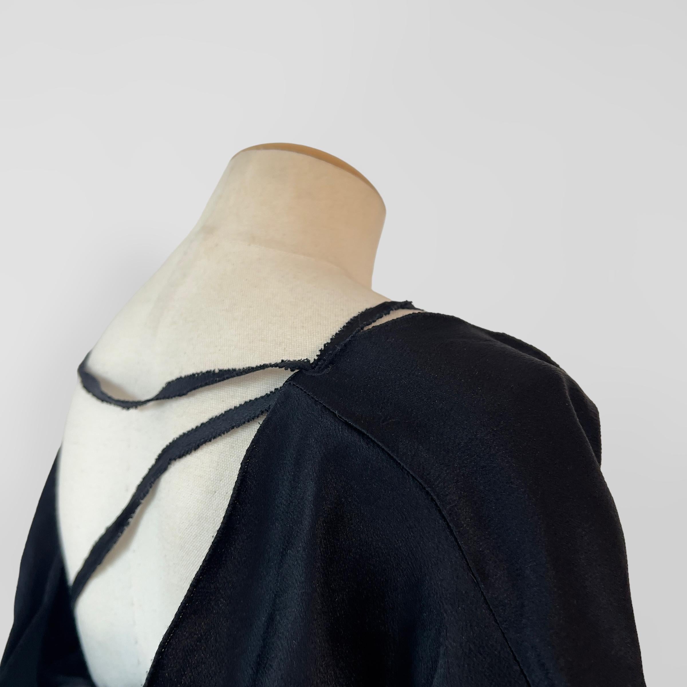 2002 Gucci, due pezzi in seta con lacci e laccetti in vendita 6