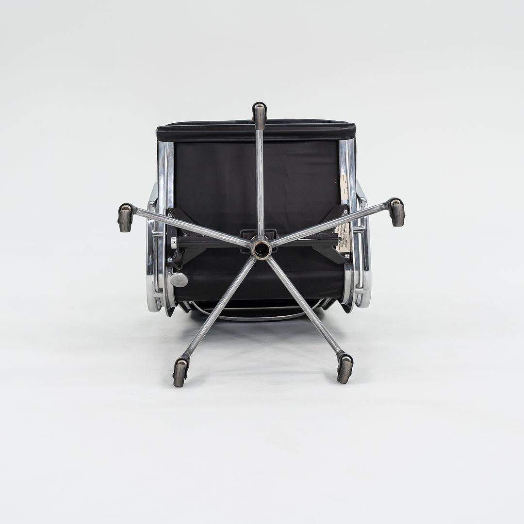 2002 Herman Miller Grupo Eames de aluminio Silla de oficina de cuero con acolchado blando en venta 3