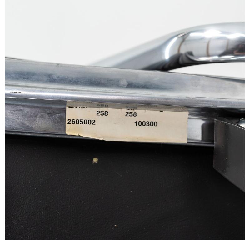 2002 Herman Miller Grupo Eames de aluminio Silla de oficina de cuero con acolchado blando en venta 5
