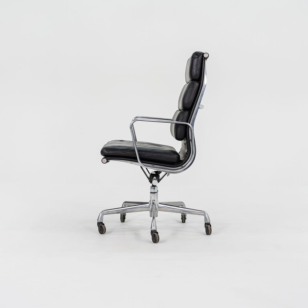 2002 Herman Miller Grupo Eames de aluminio Silla de oficina de cuero con acolchado blando en Bueno estado para la venta en Philadelphia, PA