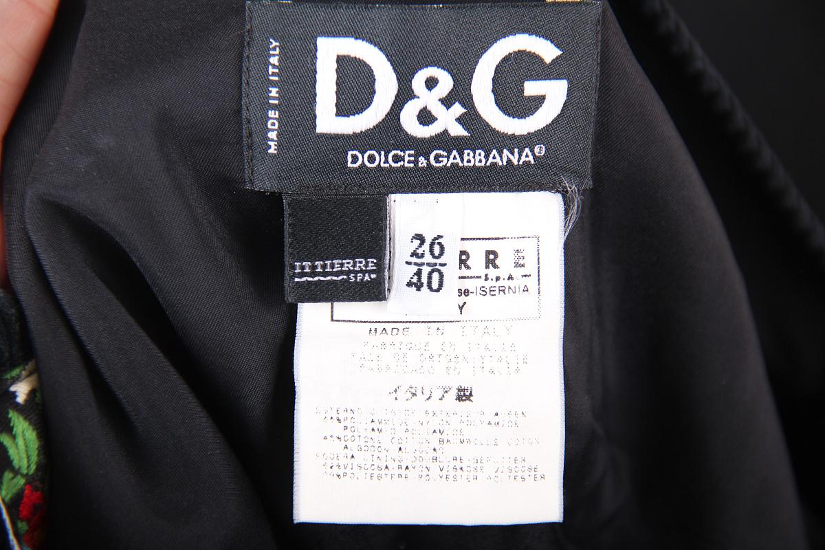 2002 Ikonisches Vintage Dolce and Gabbana (D&G) 2002 Dirndl Korsett mit Blumenmuster im Angebot 2