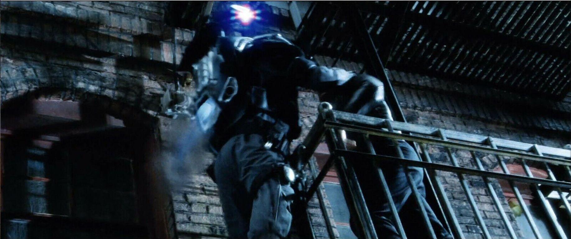 Acier Chaise de jeu Y2K Minority Report 2002 Futurist Jetpack Floor en fibre de verre en vente
