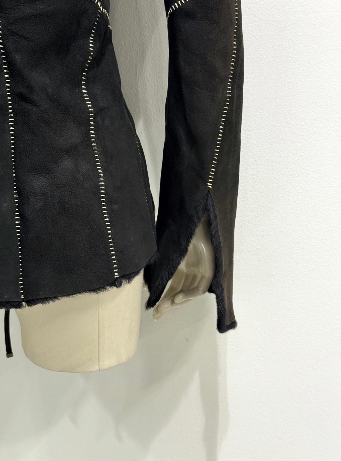 2002 Roberto Cavalli - Veste ajustée en shearling avec col en fourrure véritable en vente 2