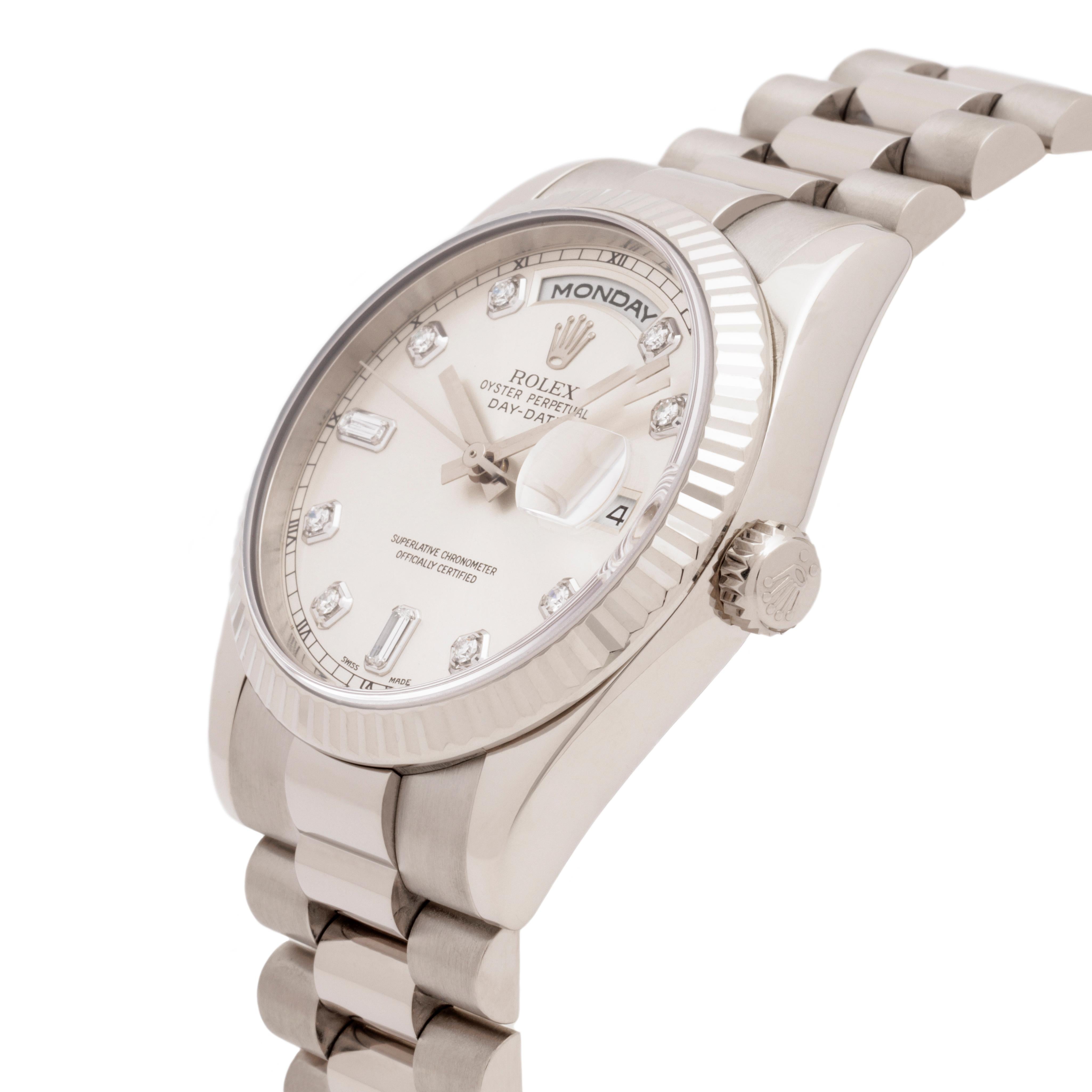 Moderne Rolex Montre Day-Date 2002, or blanc 18 carats et cadran d'origine avec diamants en vente