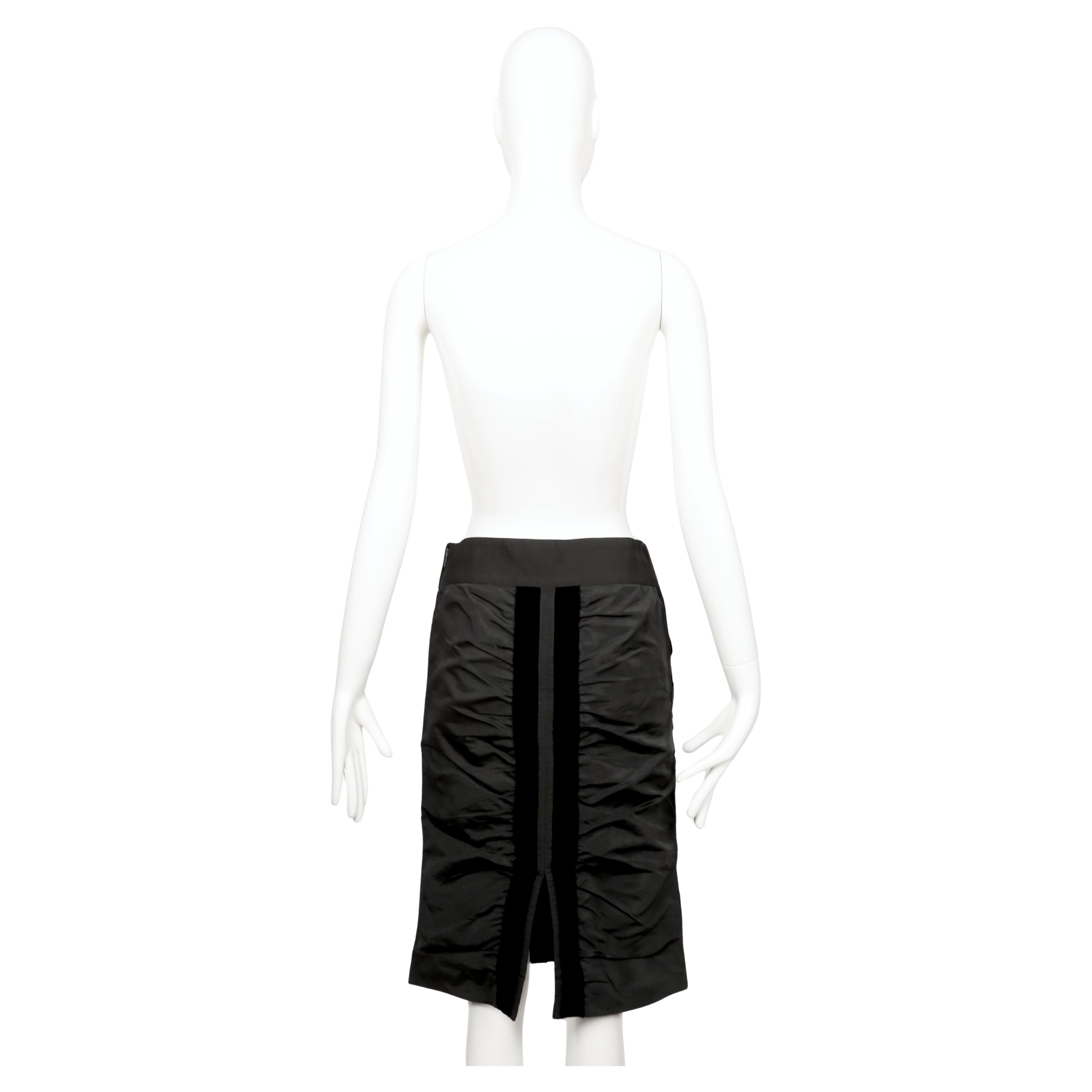 2002 Gonna RUNWAY nera di Tom Ford for Yves Saint Laurent con rifiniture in velluto in vendita 6