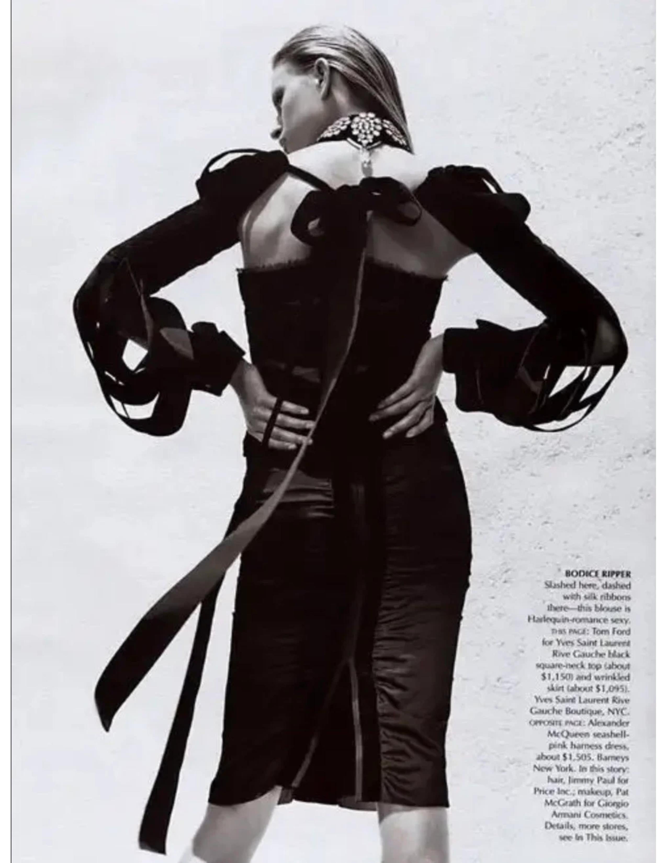 2002 Gonna RUNWAY nera di Tom Ford for Yves Saint Laurent con rifiniture in velluto in vendita 10