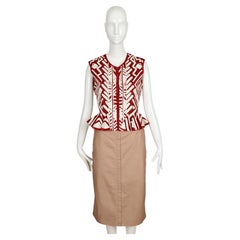 Chaqueta y falda de pasarela bordadas en color clarete de Tom Ford for Yves Saint Laurent, 2002