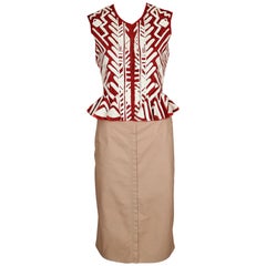 Chaqueta y falda de pasarela bordadas en color clarete de Tom Ford for Yves Saint Laurent, 2002