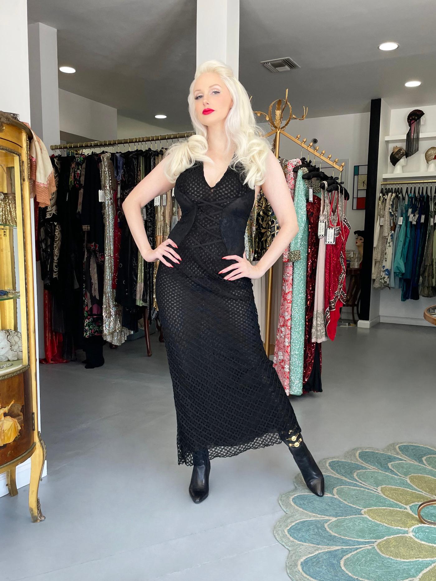 2002 Versace Couture Black Semi-Sheer Lace & Silk Fishnet Halter Hourglass Gown In Good Condition For Sale In Beverly Hills, CA