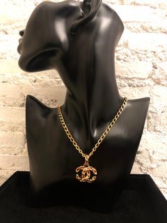 2002 Vintage CHANEL Gold Toned Red Enamel CC Short Chain Necklace