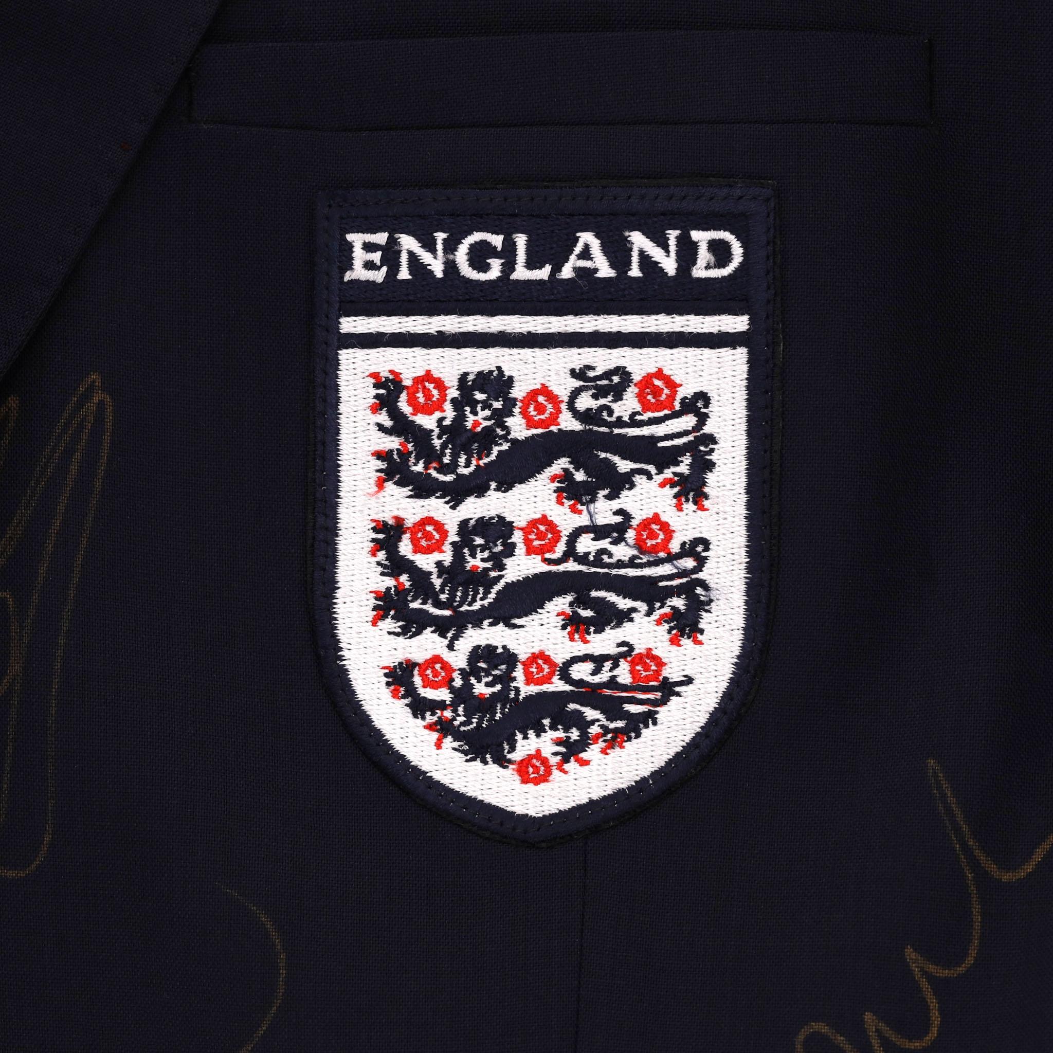 Tuta ufficiale della squadra inglese della Coppa del Mondo 2002 - firmata a mano da tutti i giocatori in vendita 2