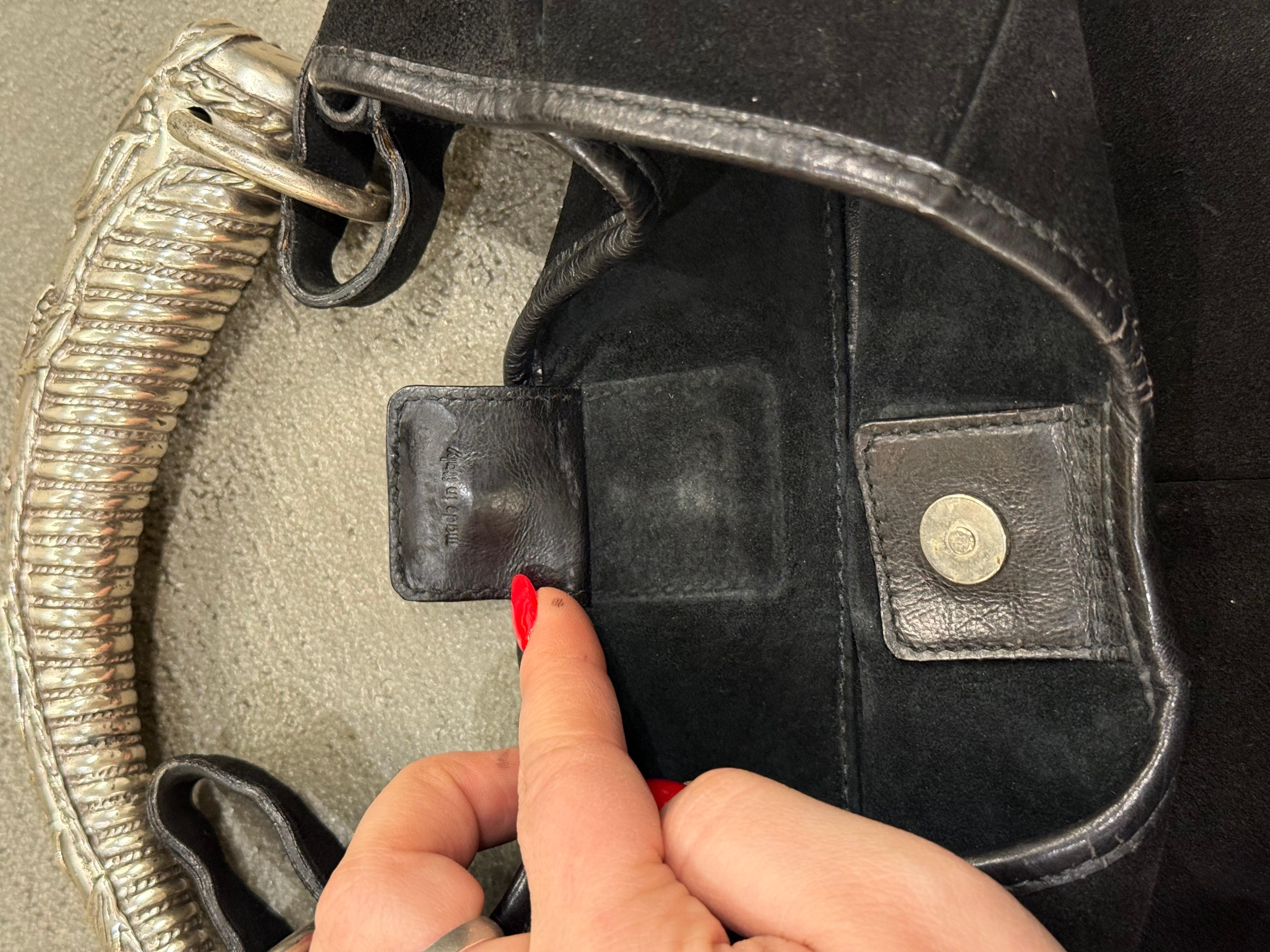 2002 Yves Saint Laurent Mombasa black suede bag en vente 8