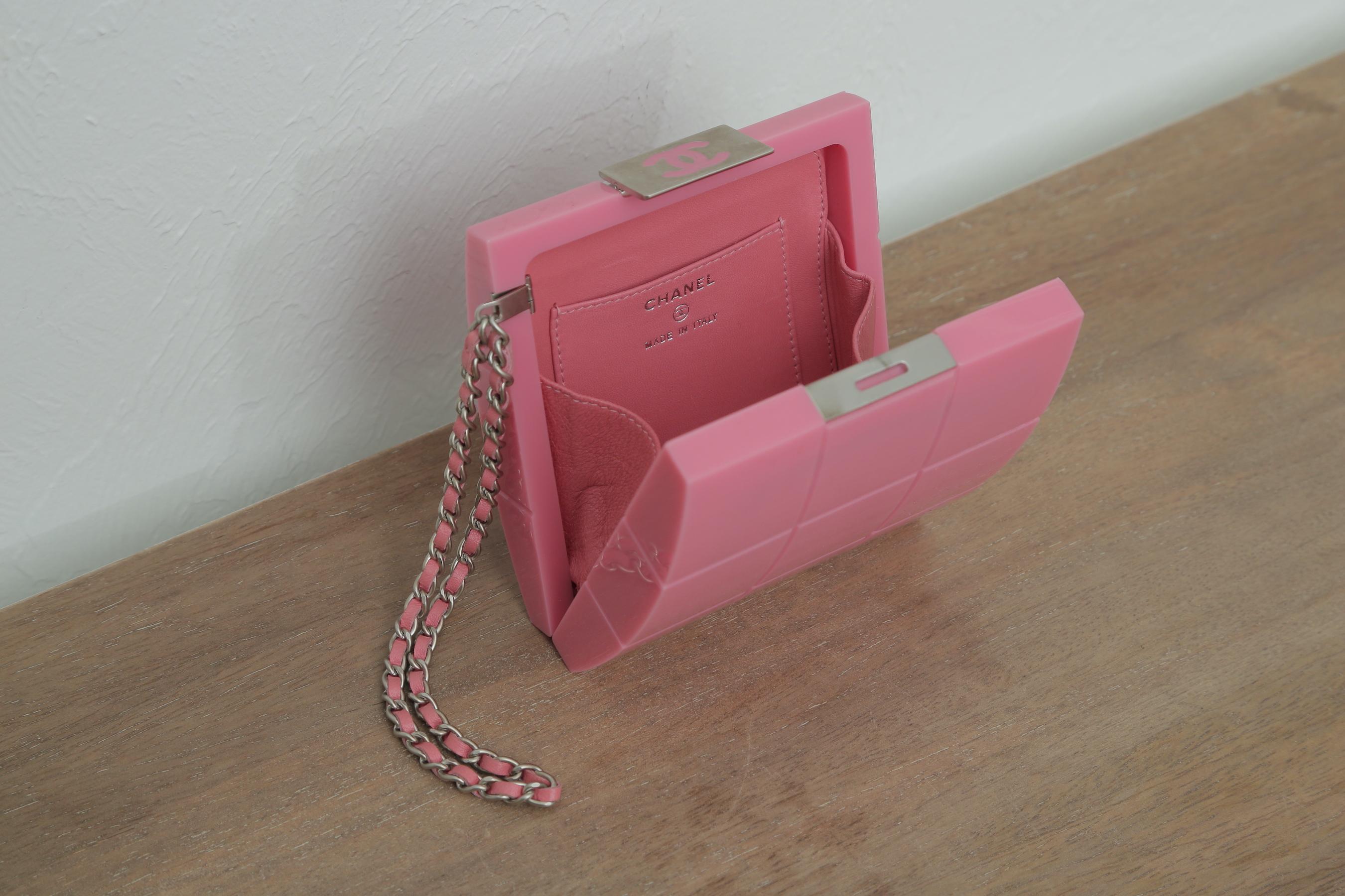 Women's  2002s Rare Chanel Perspex Lucite Minaudiere Pink Plastic Clutch For Sale
