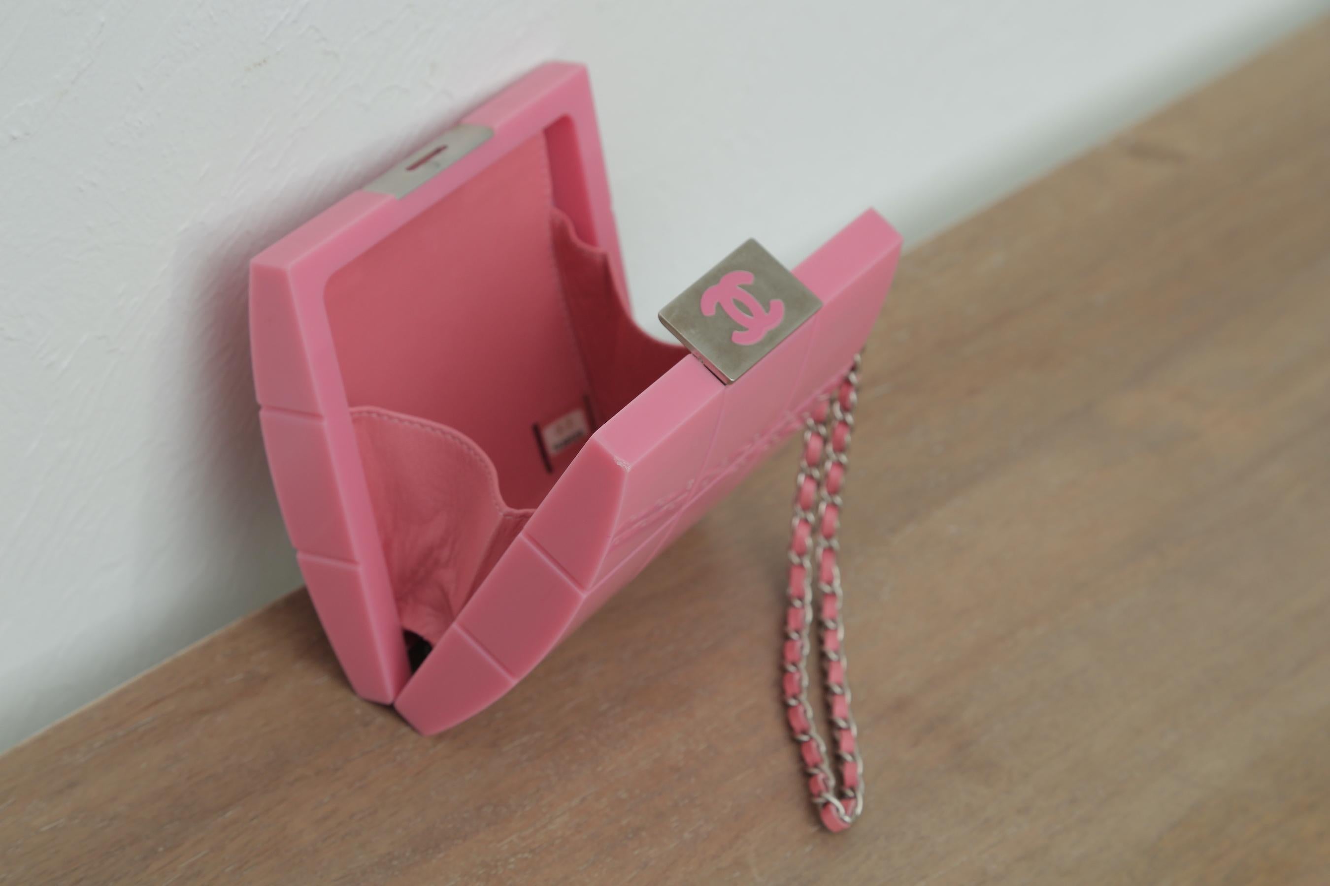 2002s Rare Chanel Perspex Lucite Minaudiere Pink Plastic Clutch For Sale 2
