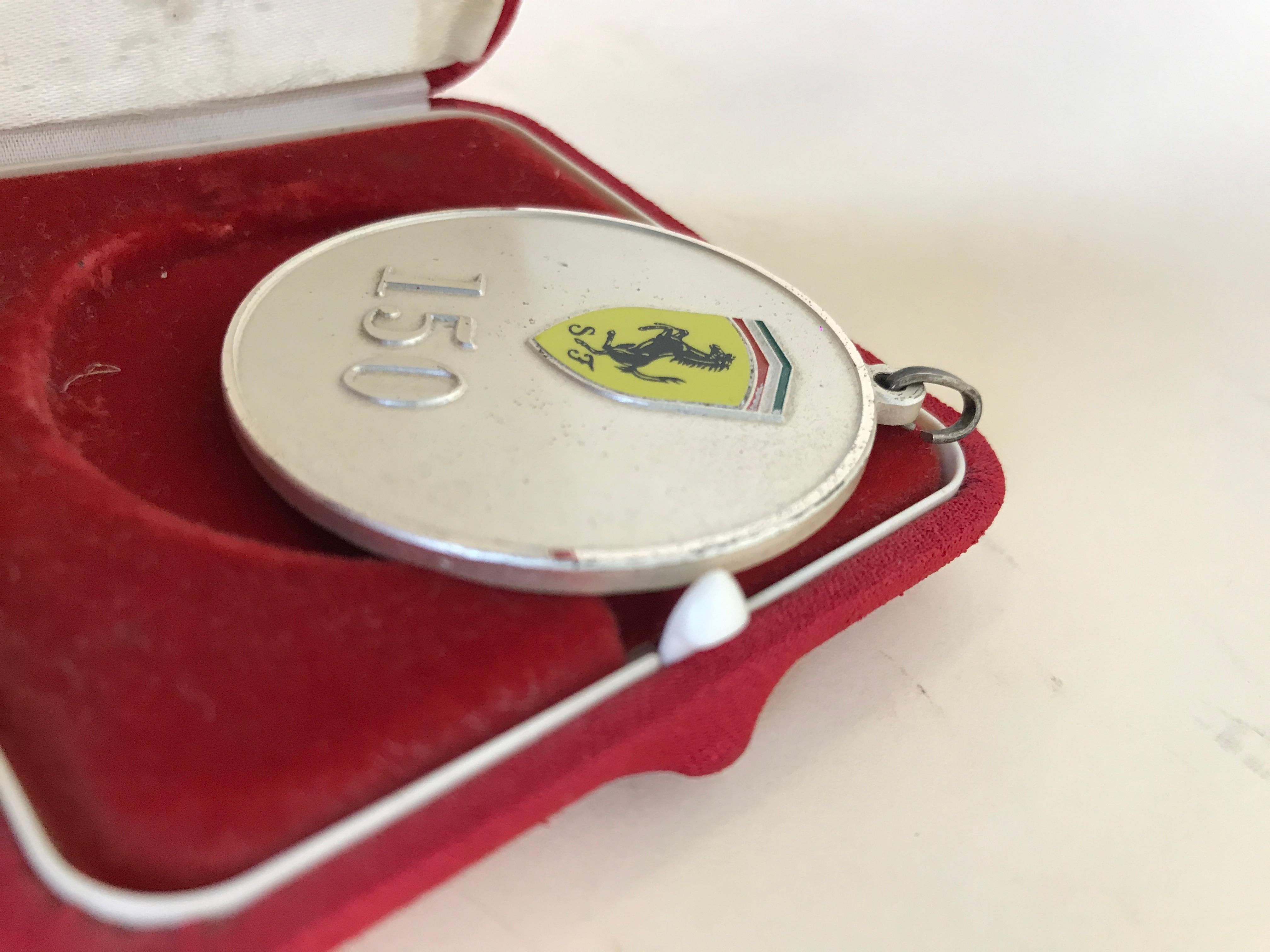 2002 Vintage Ferrari Commemorative Medal Celebrating the 150th Victory of GP For Sale 4