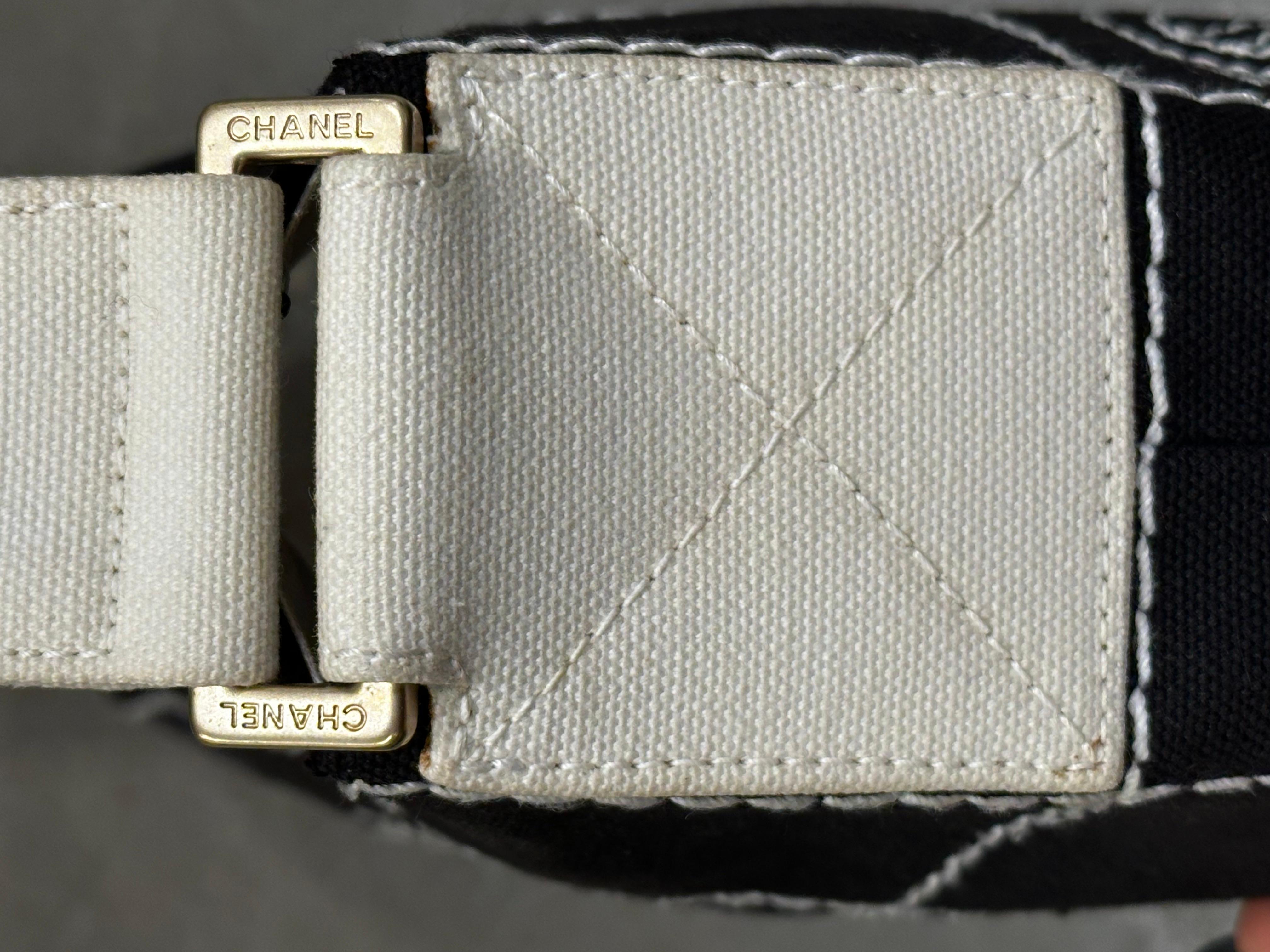 2003-2004 Sac en toile Chanel pour tablette de chocolat. en vente 5