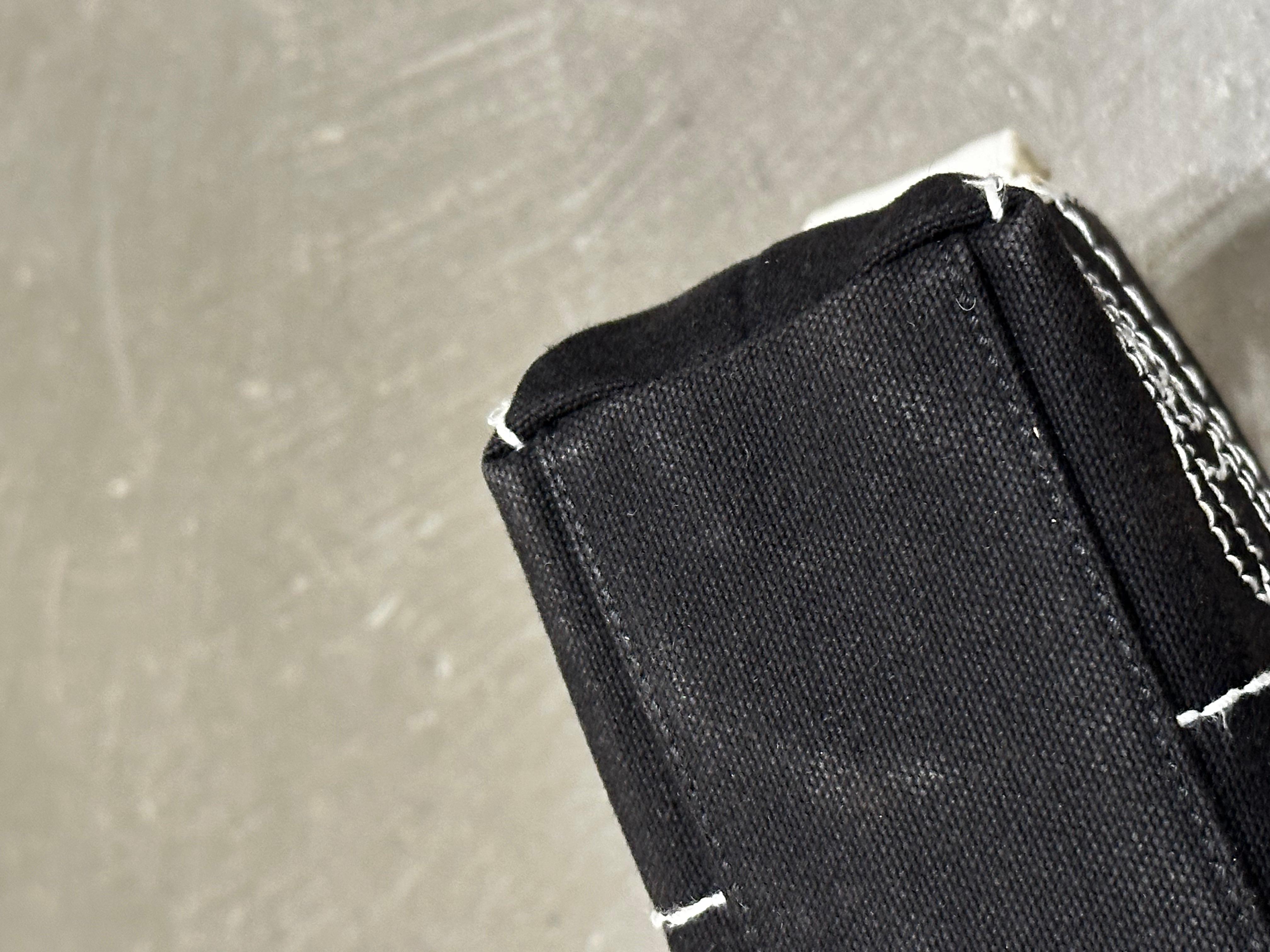 2003-2004 Sac en toile Chanel pour tablette de chocolat. en vente 9