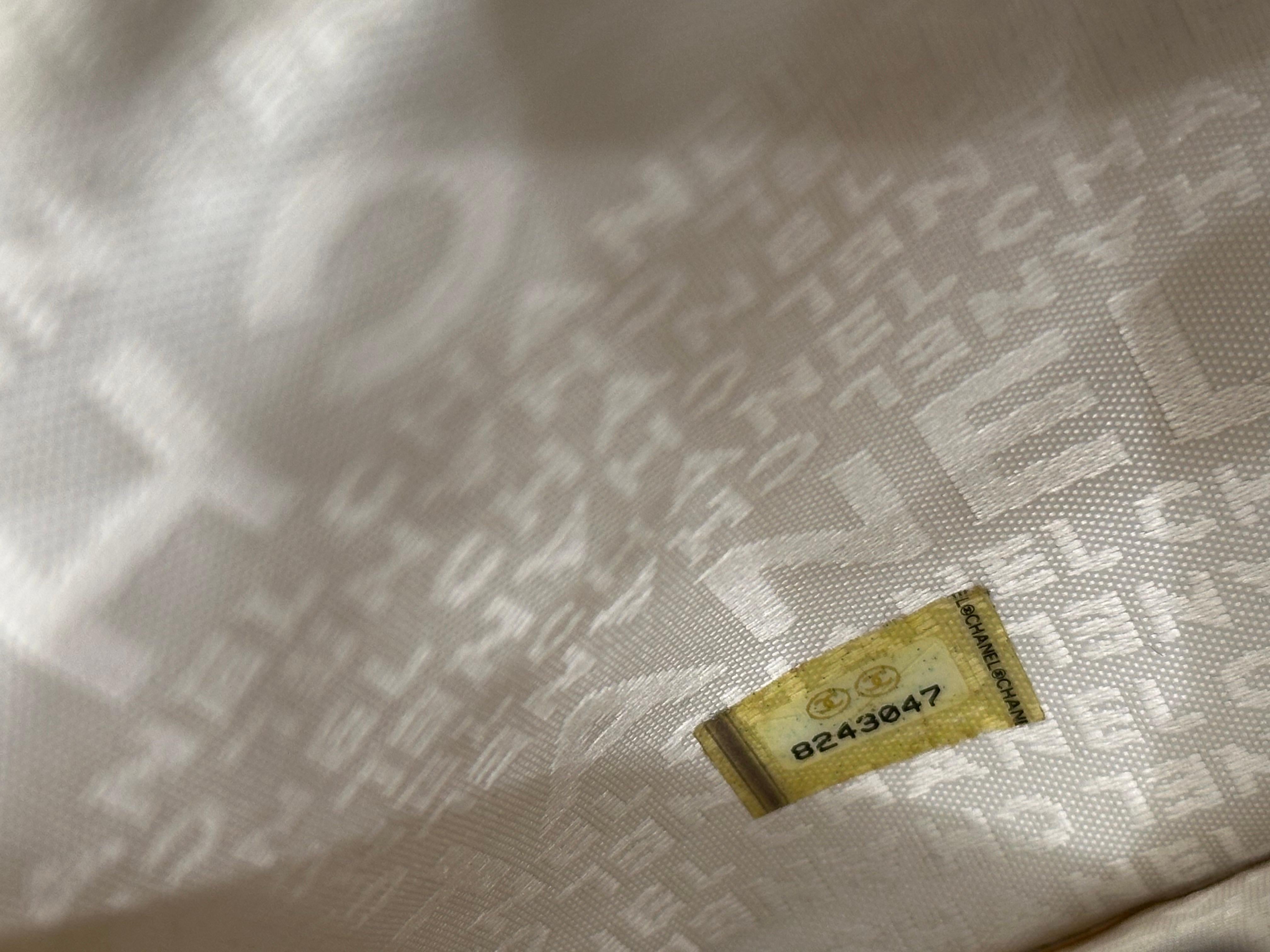 2003-2004 Sac en toile Chanel pour tablette de chocolat. en vente 1