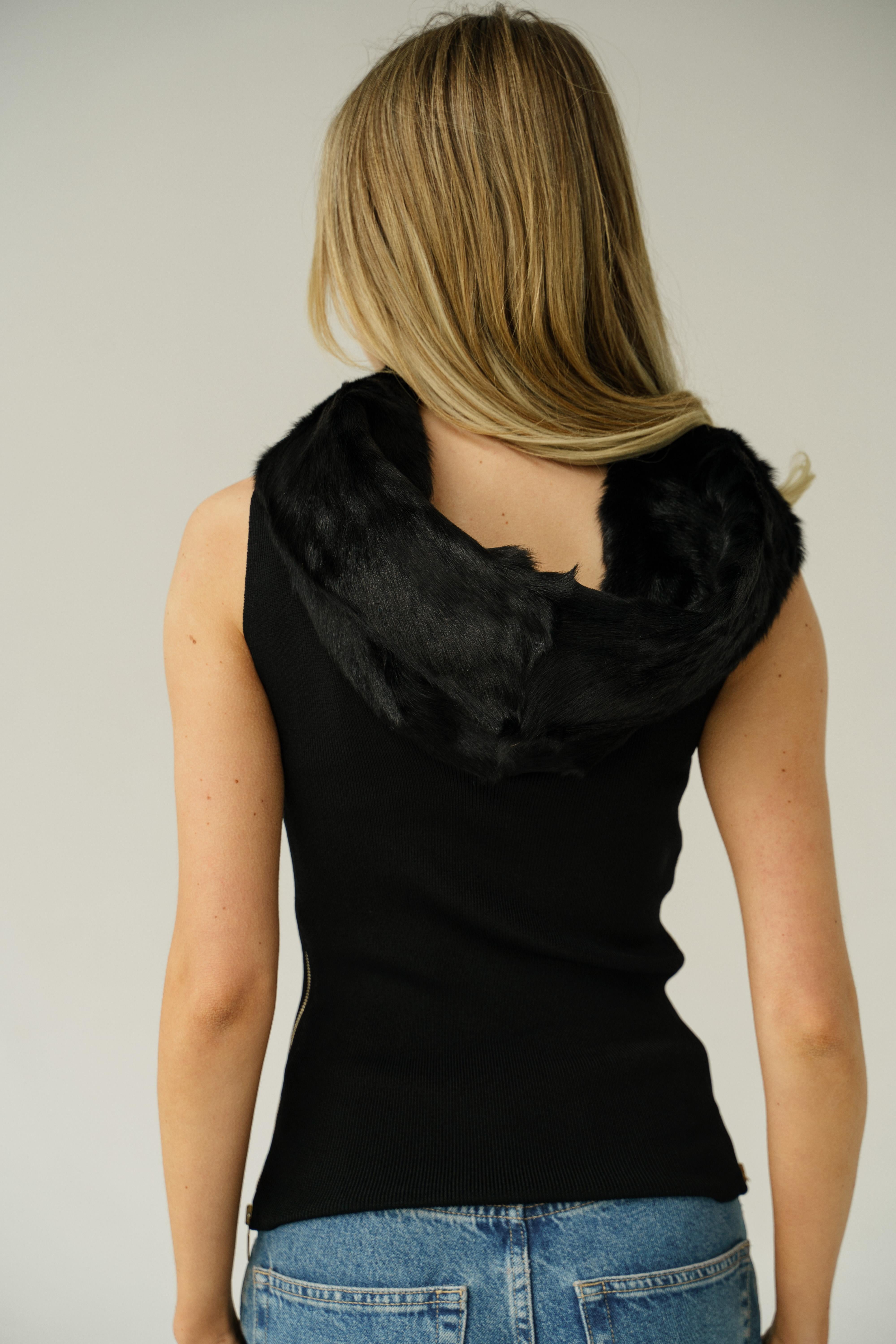 2003 / 2004 Gucci Black Fur Jumper/Top new NWT en vente 1