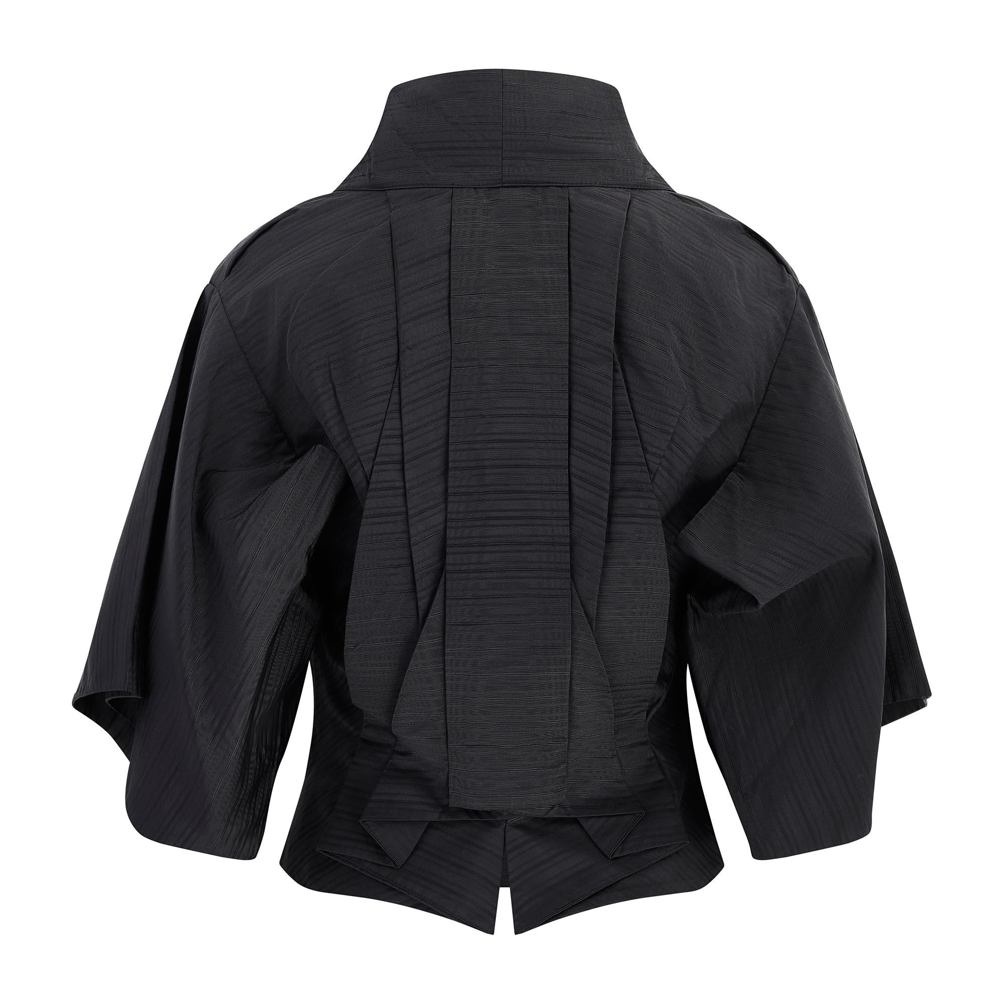 Nero 2003 Alexander McQueen - Giacca a kimono in seta nera documentata dalla passerella in vendita