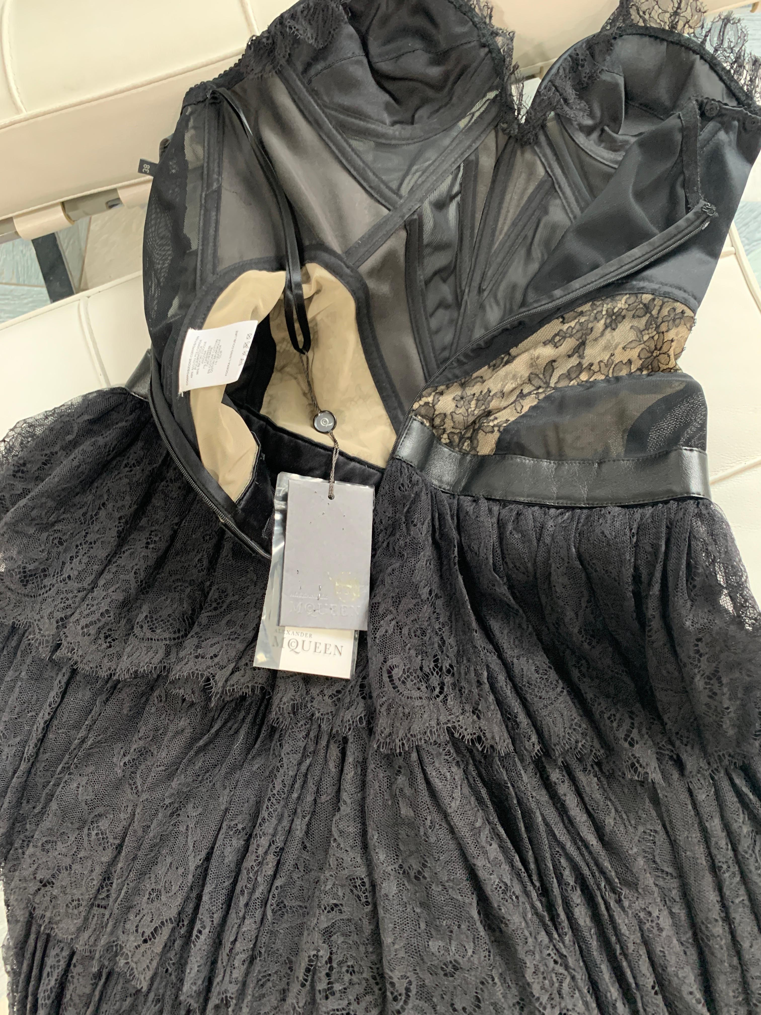 2003 Alexander McQueen Vintage Nero Beige Abito Kylie Minogue SZ 38 New in vendita 12